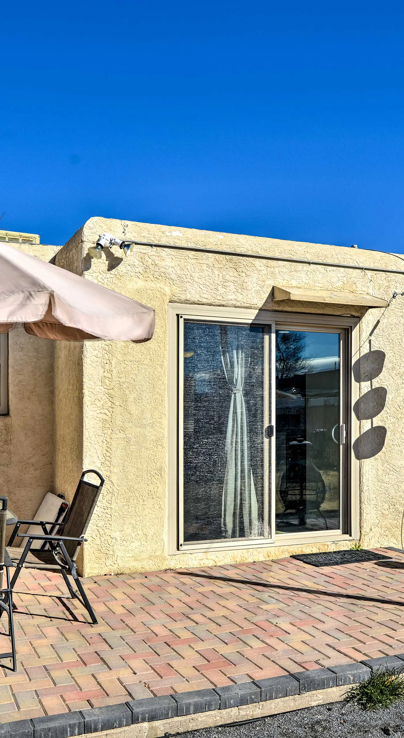 Vibrant ABQ Adobe Den: Mtn Views, Walk to Park!