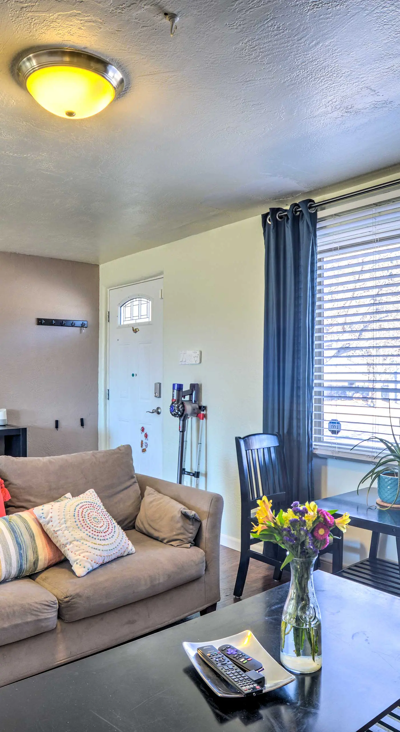 Vibrant ABQ Adobe Den: Mtn Views, Walk to Park!