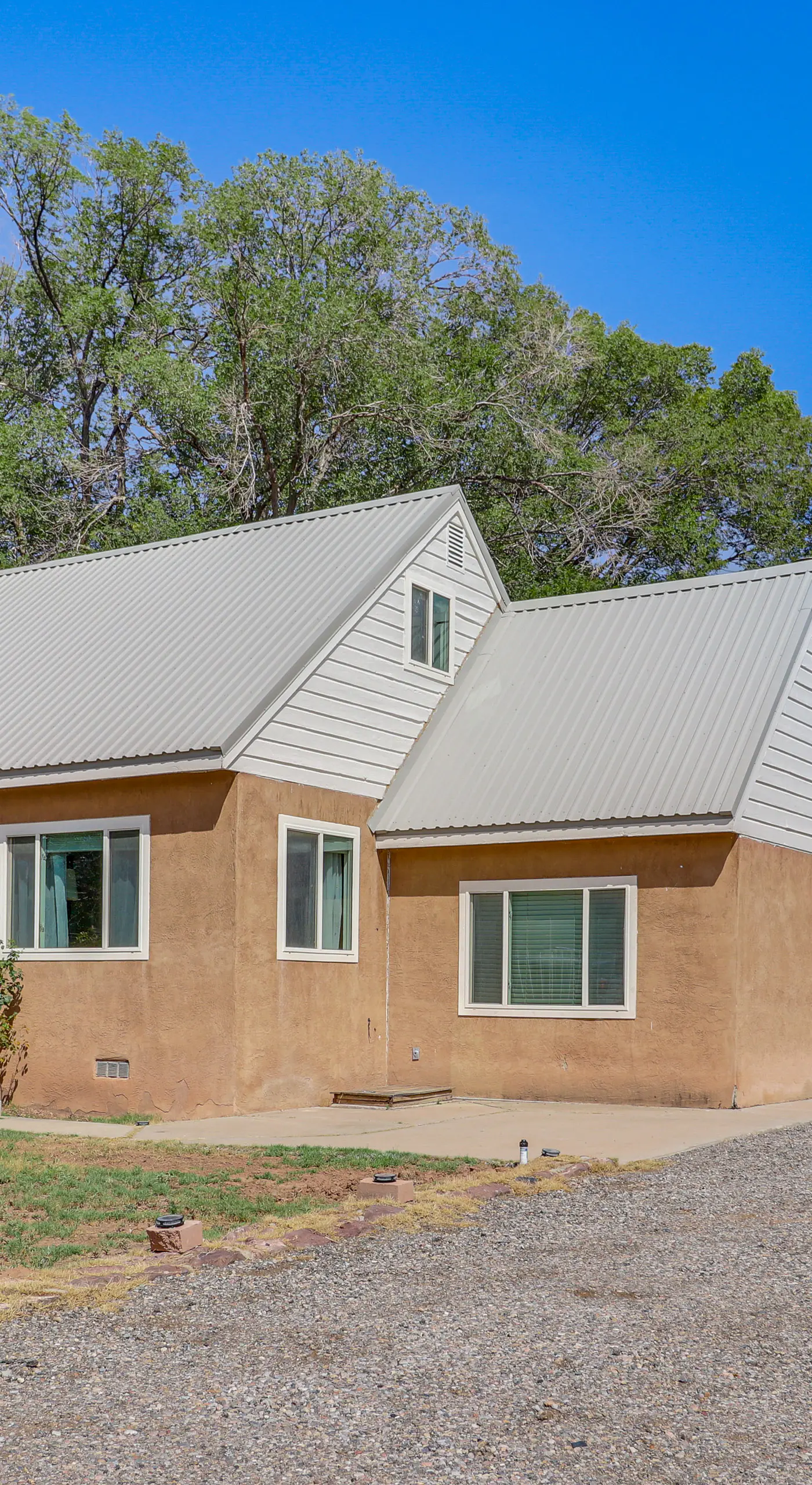 Family-Friendly Albuquerque Home Near Rio Grande!