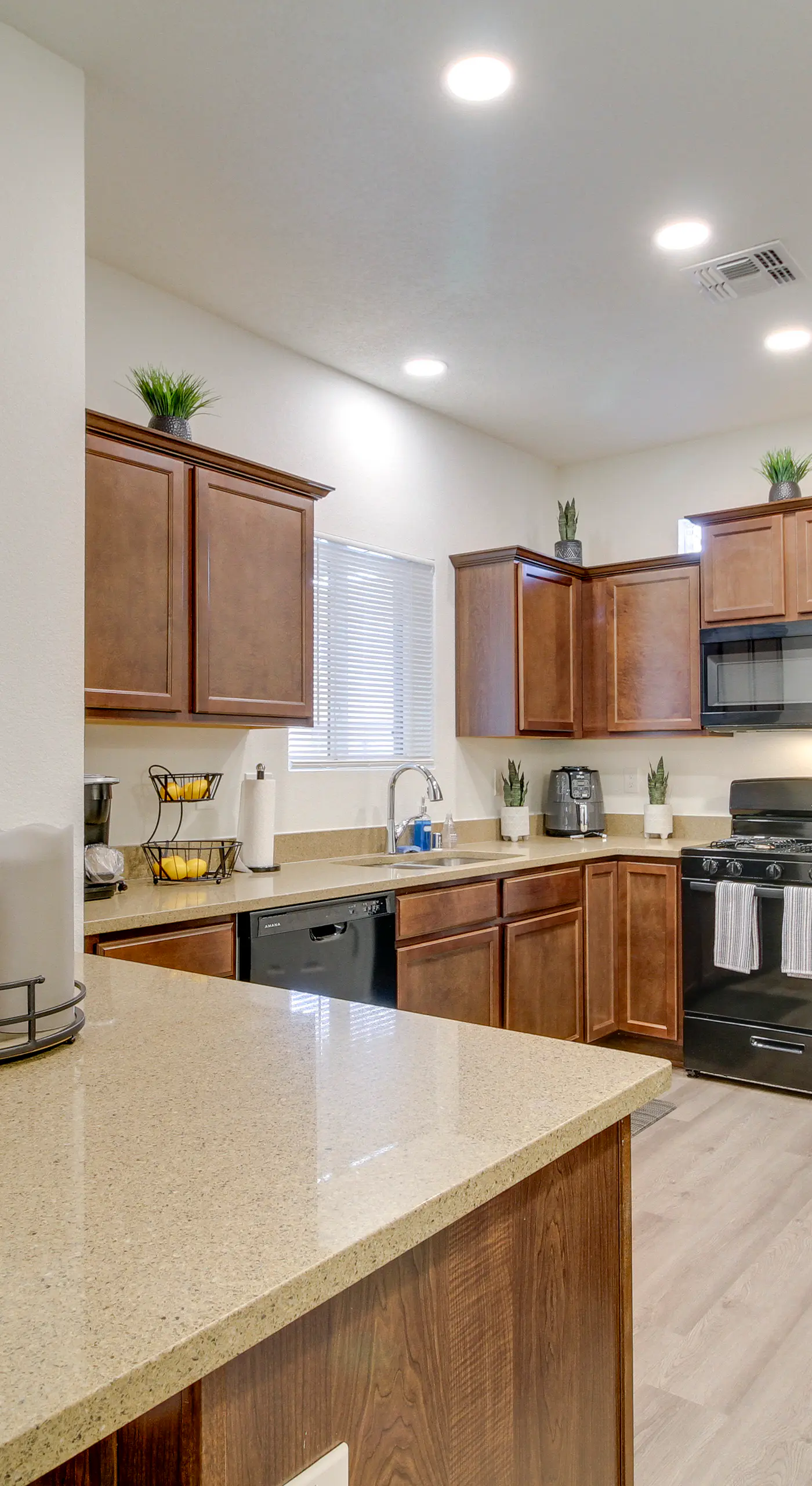 3 Mi to Downtown: WFH-Friendly ABQ Townhome!