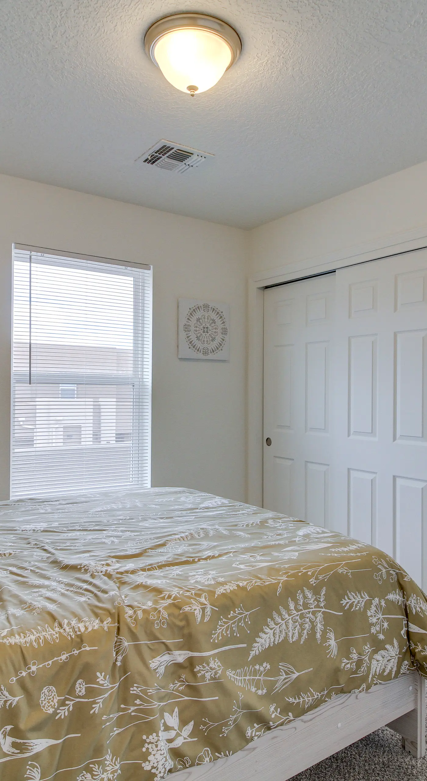 3 Mi to Downtown: WFH-Friendly ABQ Townhome!