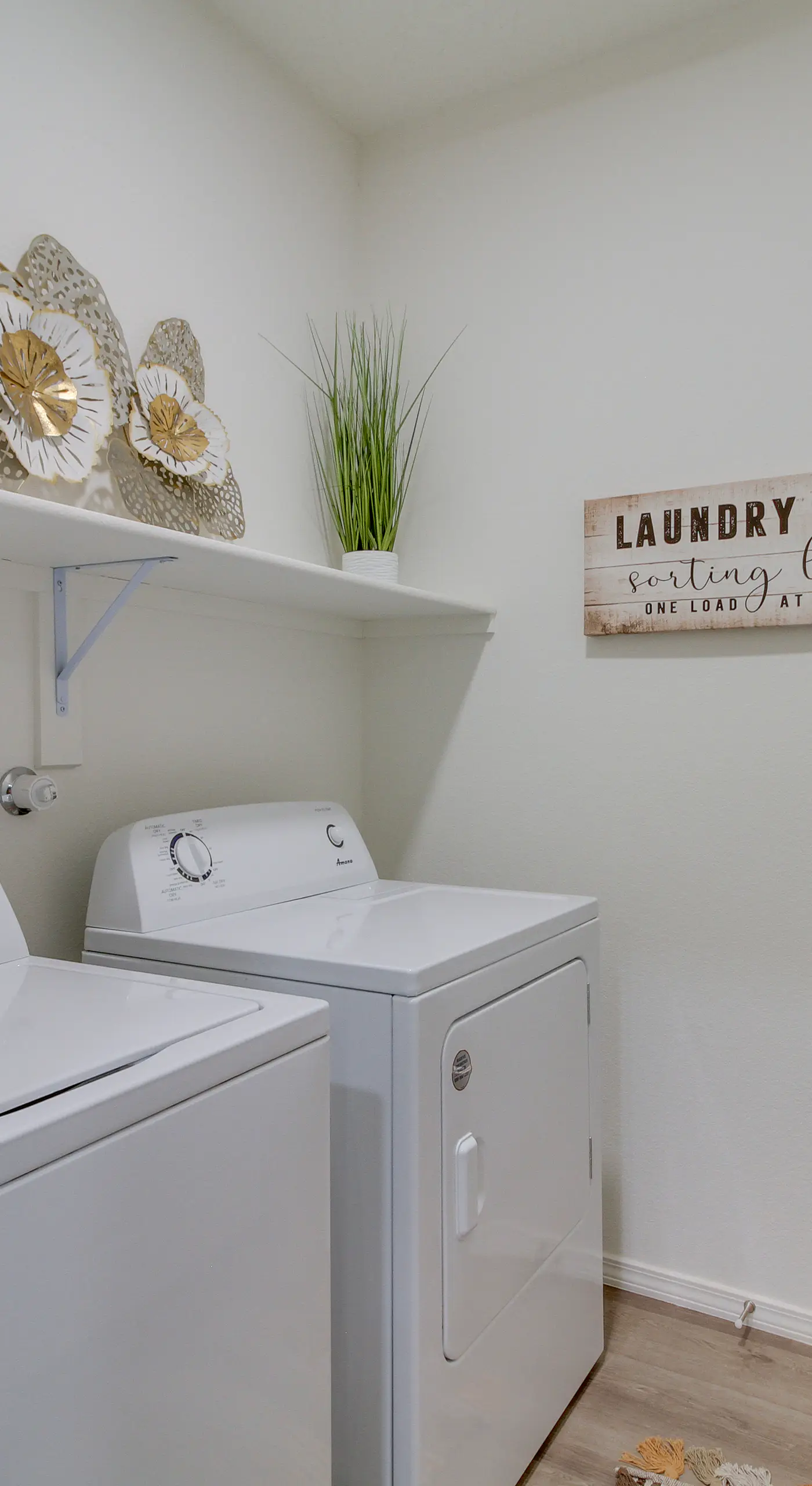 3 Mi to Downtown: WFH-Friendly ABQ Townhome!