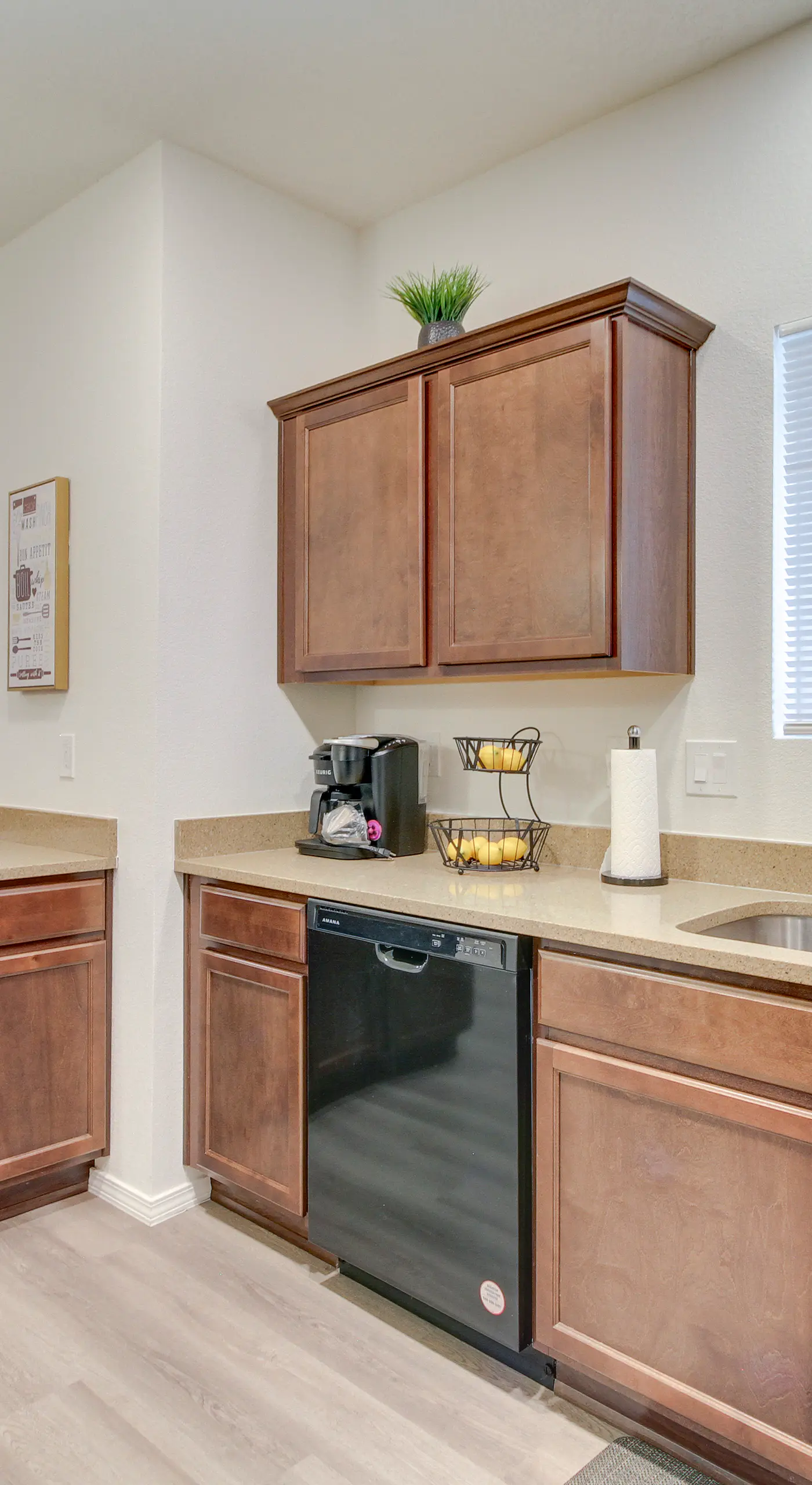 3 Mi to Downtown: WFH-Friendly ABQ Townhome!