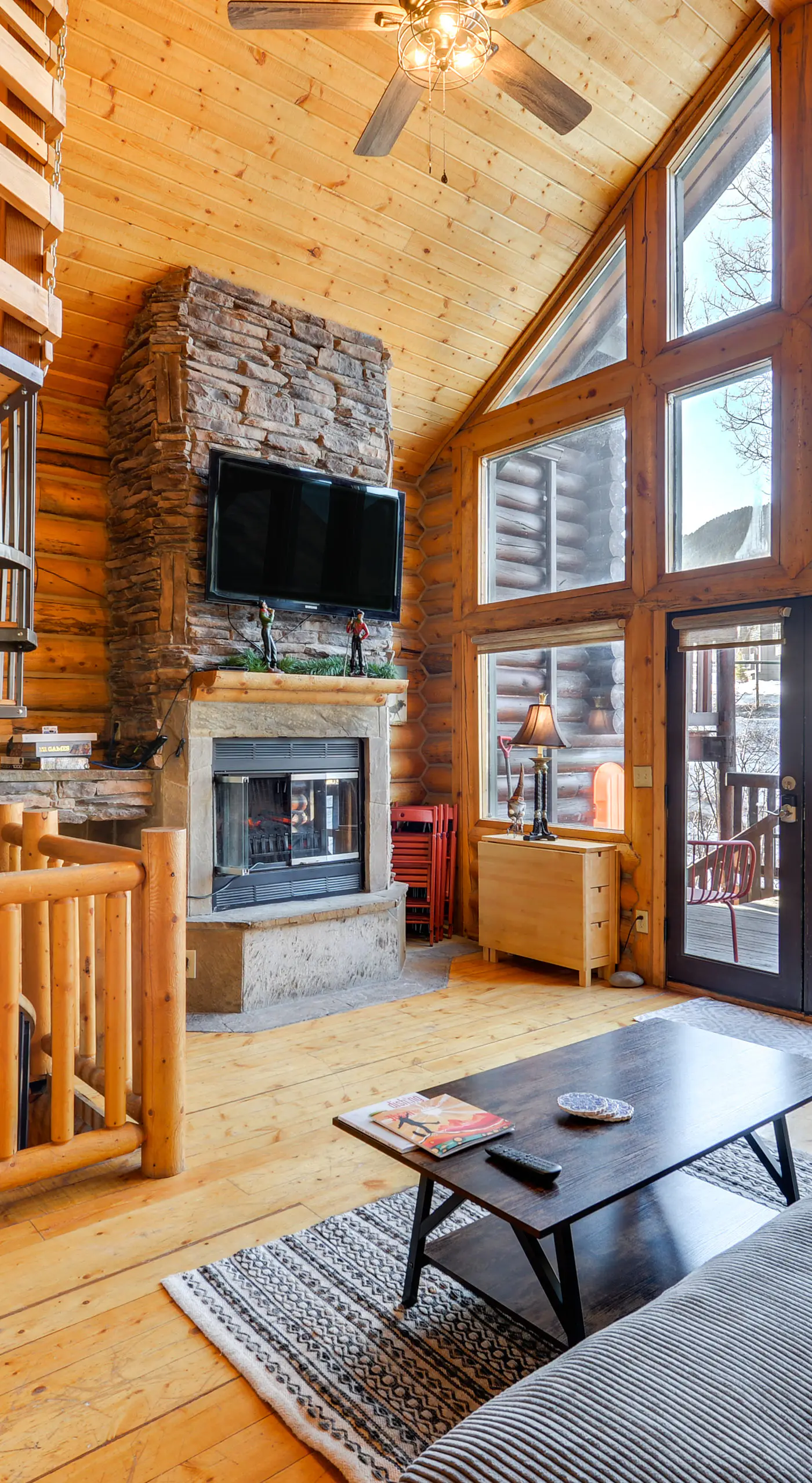 Jackson Condo w/ Fireplace < Half Mi to Snow King!
