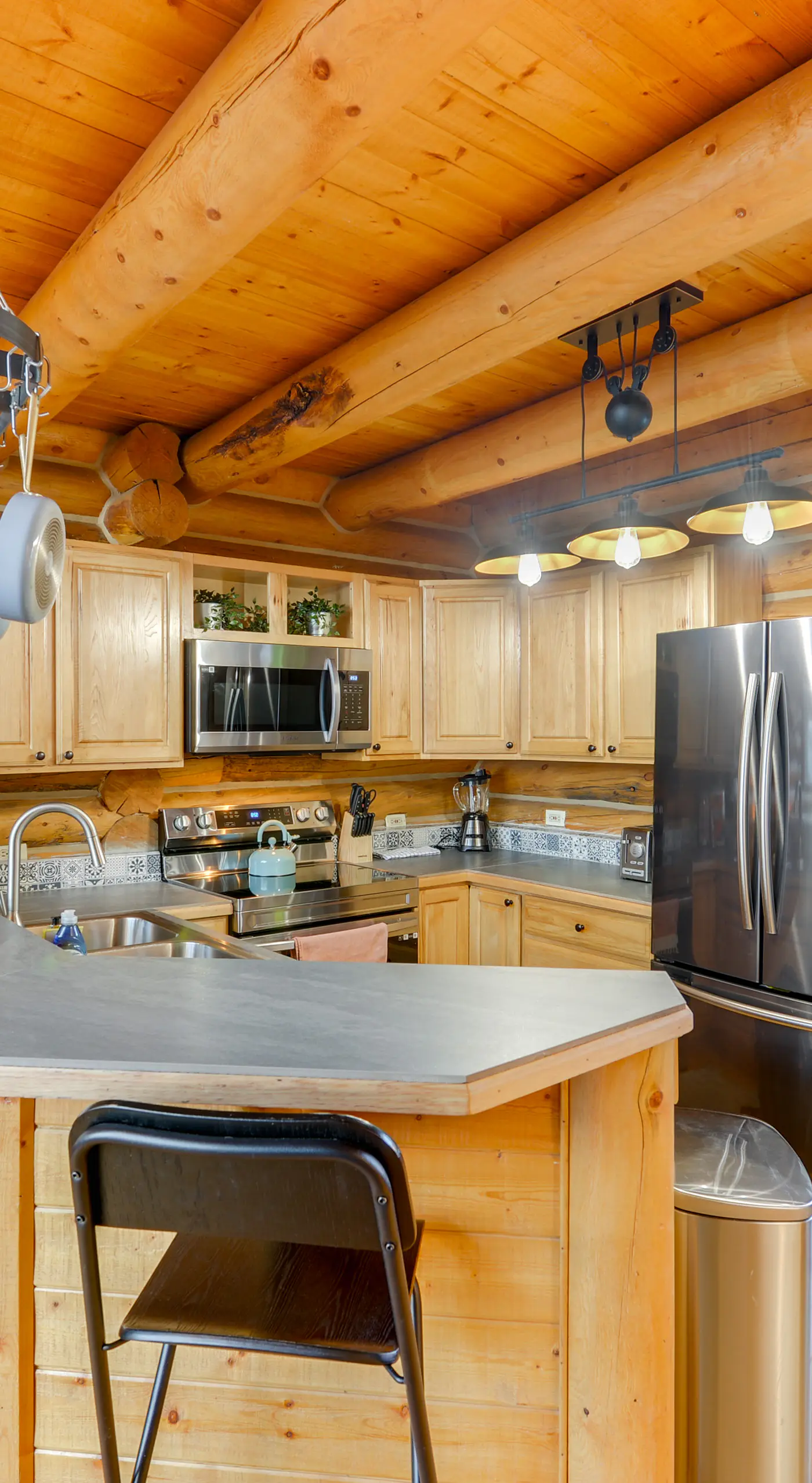 Jackson Condo w/ Fireplace < Half Mi to Snow King!