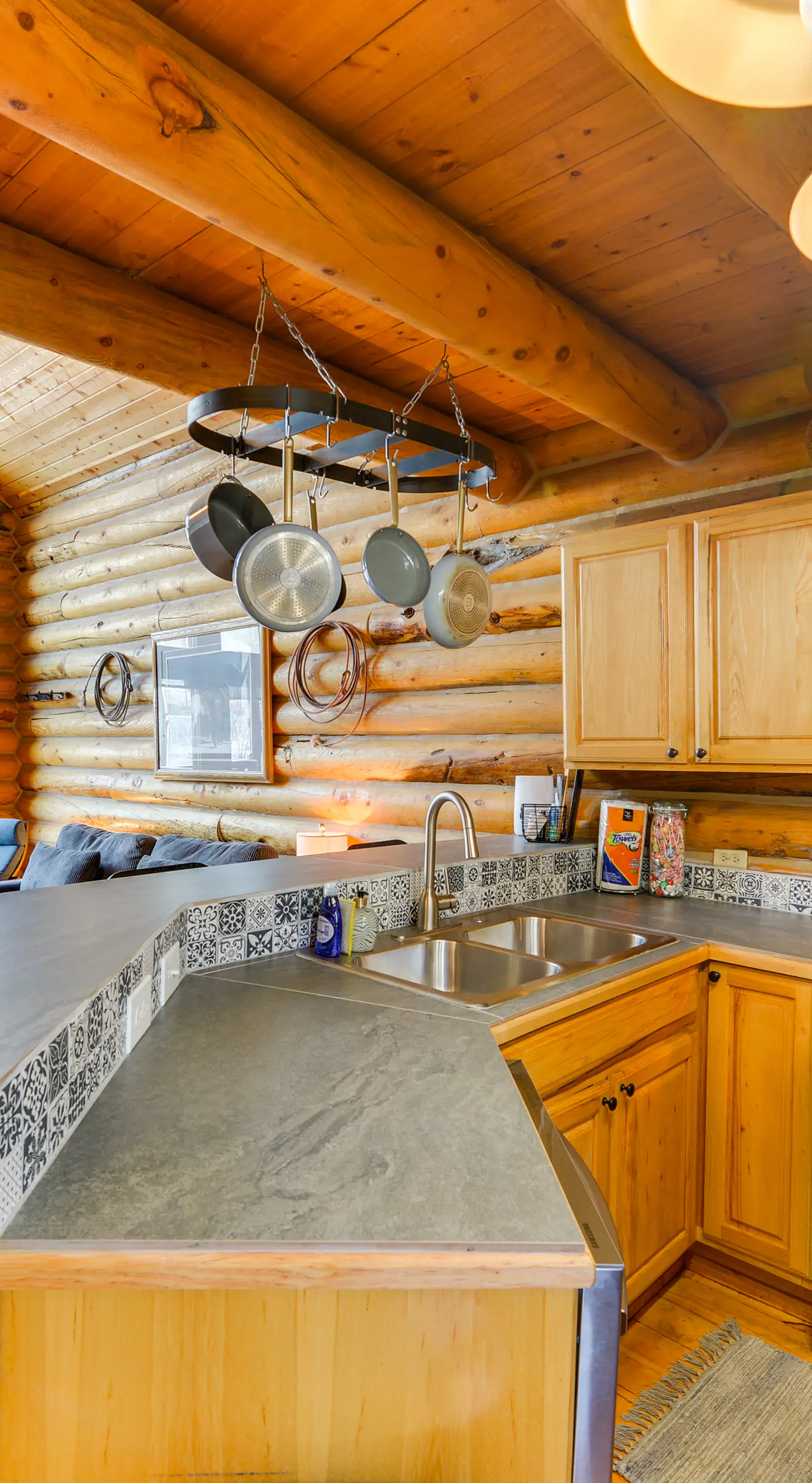 Jackson Condo w/ Fireplace < Half Mi to Snow King!