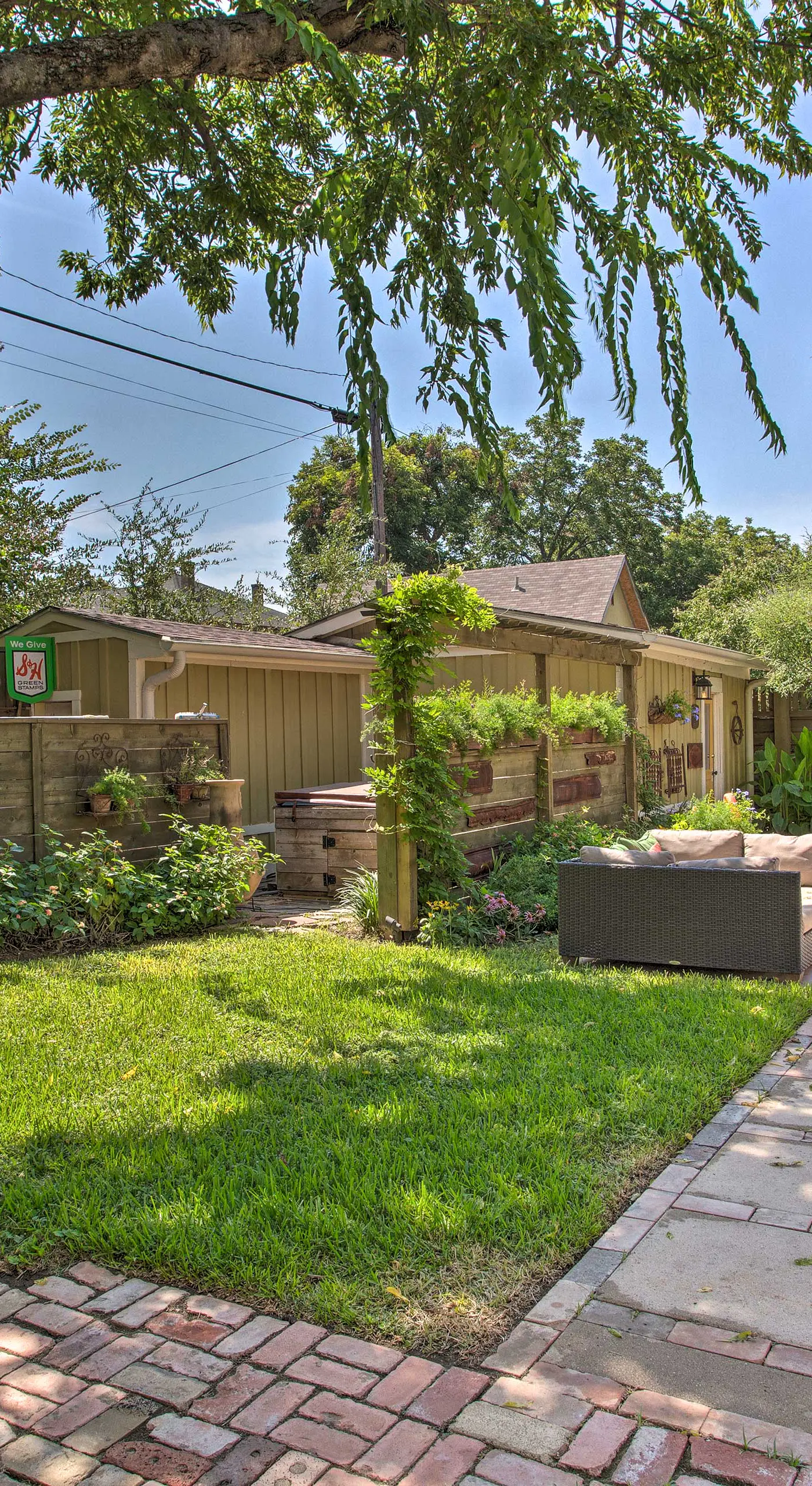 4 Mi to Dtwn! Fort Worth Cottage w/ Shared Pool