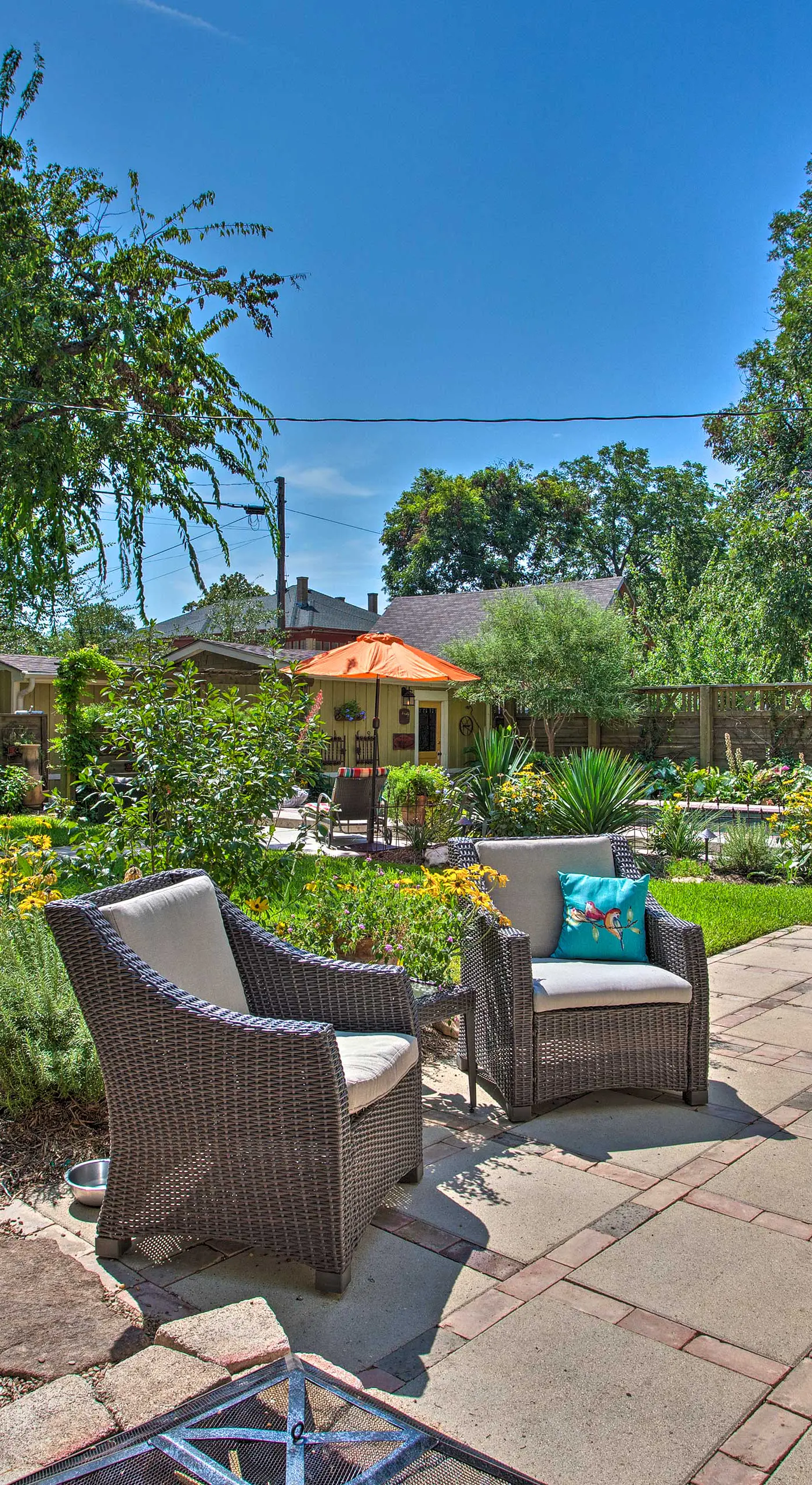 4 Mi to Dtwn! Fort Worth Cottage w/ Shared Pool