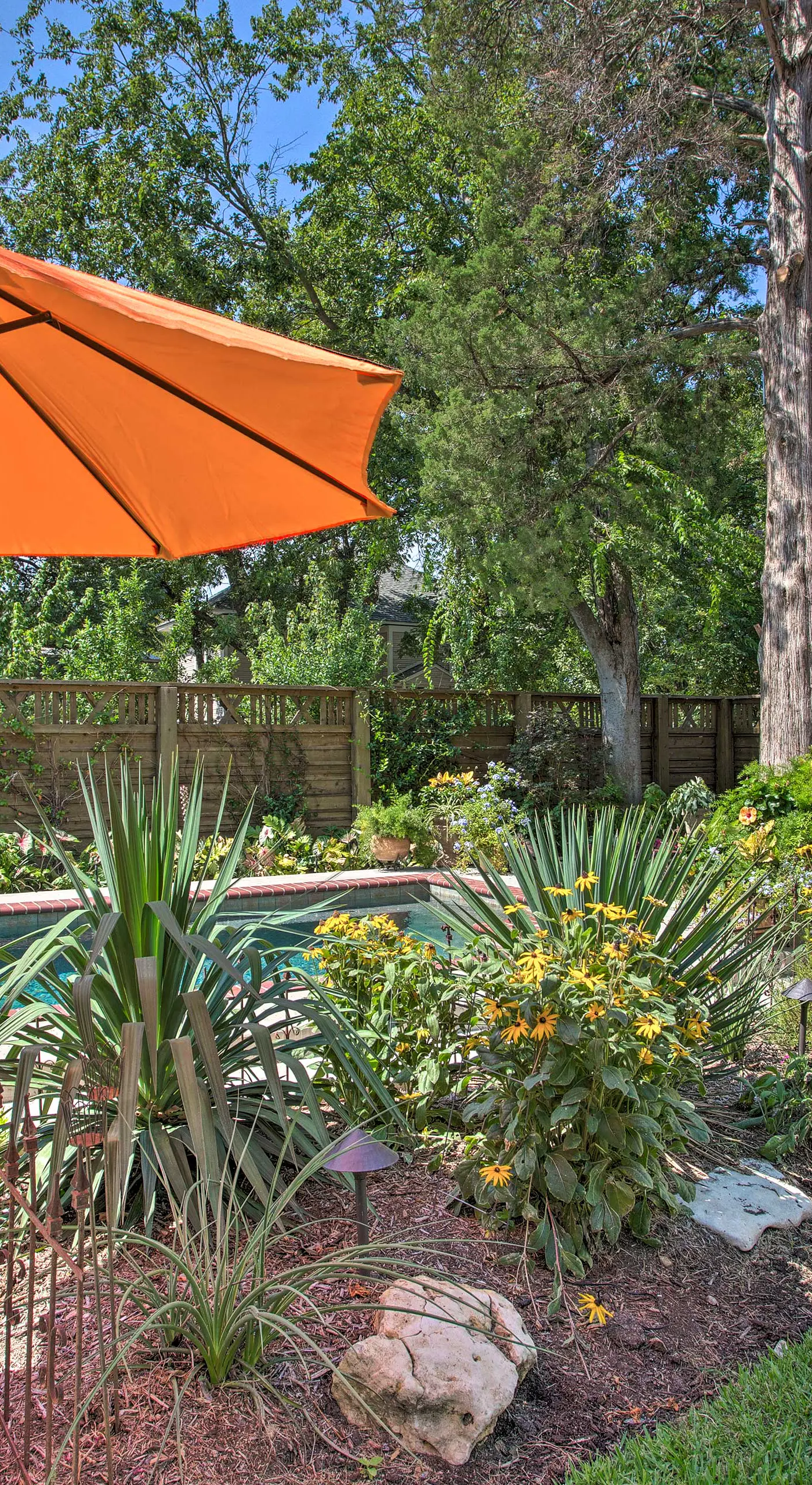 4 Mi to Dtwn! Fort Worth Cottage w/ Shared Pool