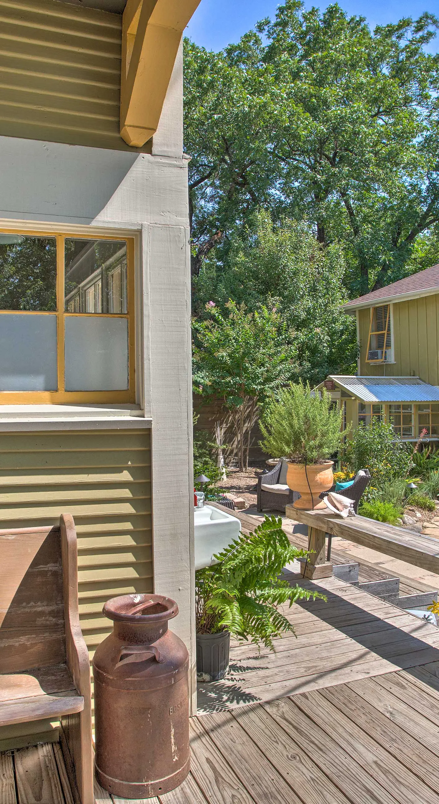 4 Mi to Dtwn! Fort Worth Cottage w/ Shared Pool
