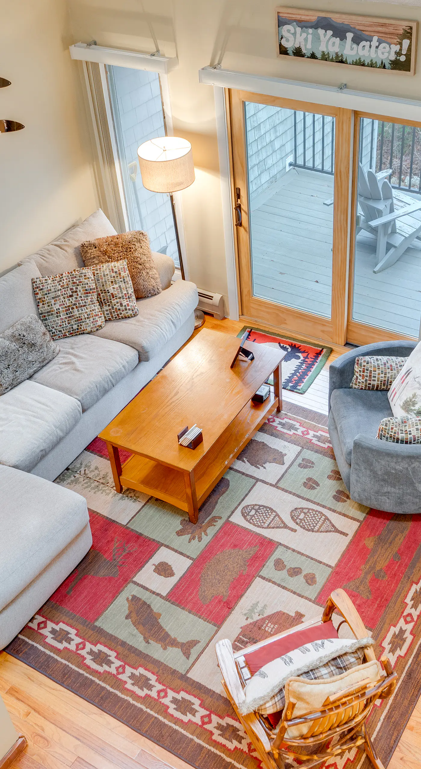 Cozy Bretton Woods Ski-In/Ski-Out Condo w/ Deck!
