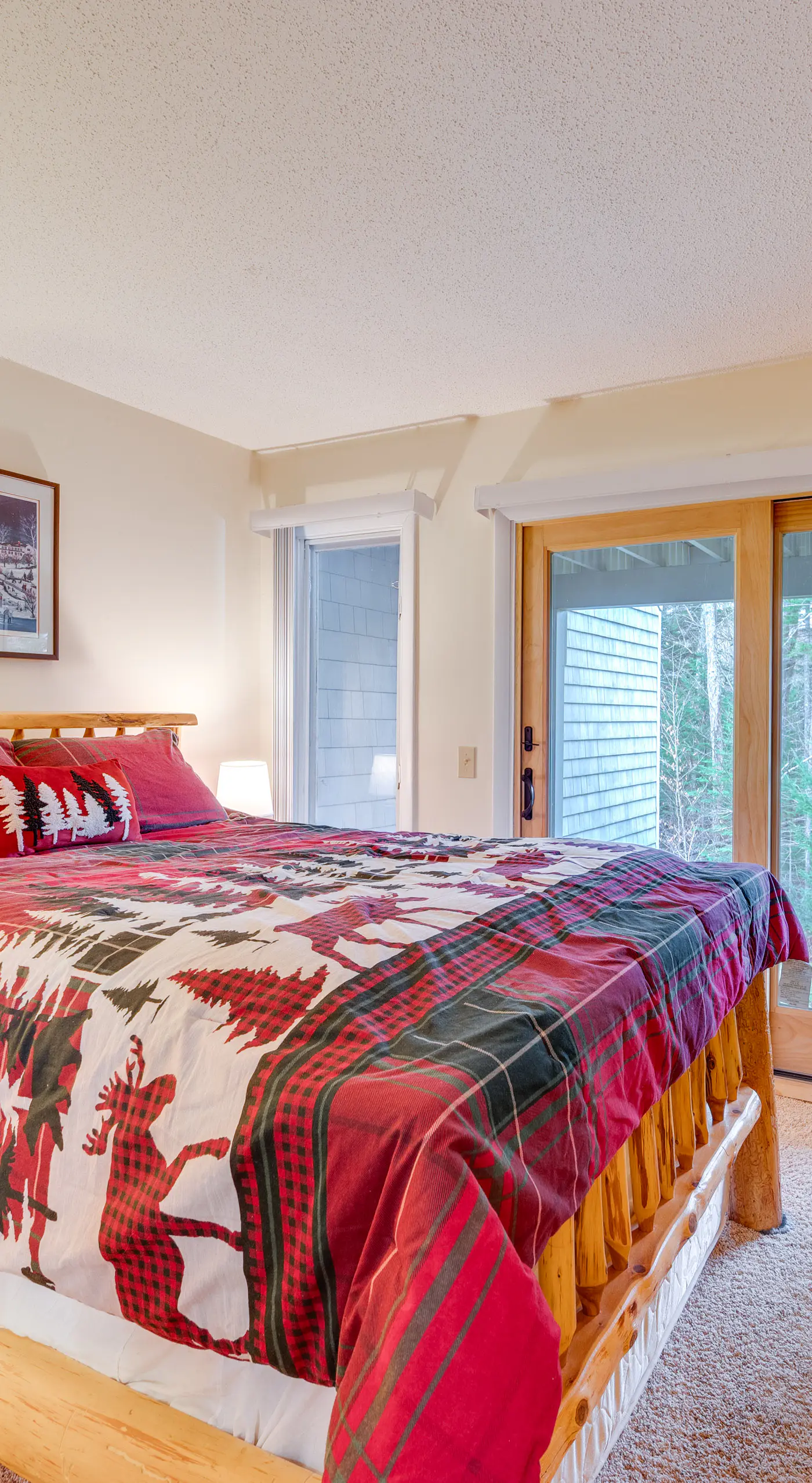 Cozy Bretton Woods Ski-In/Ski-Out Condo w/ Deck!