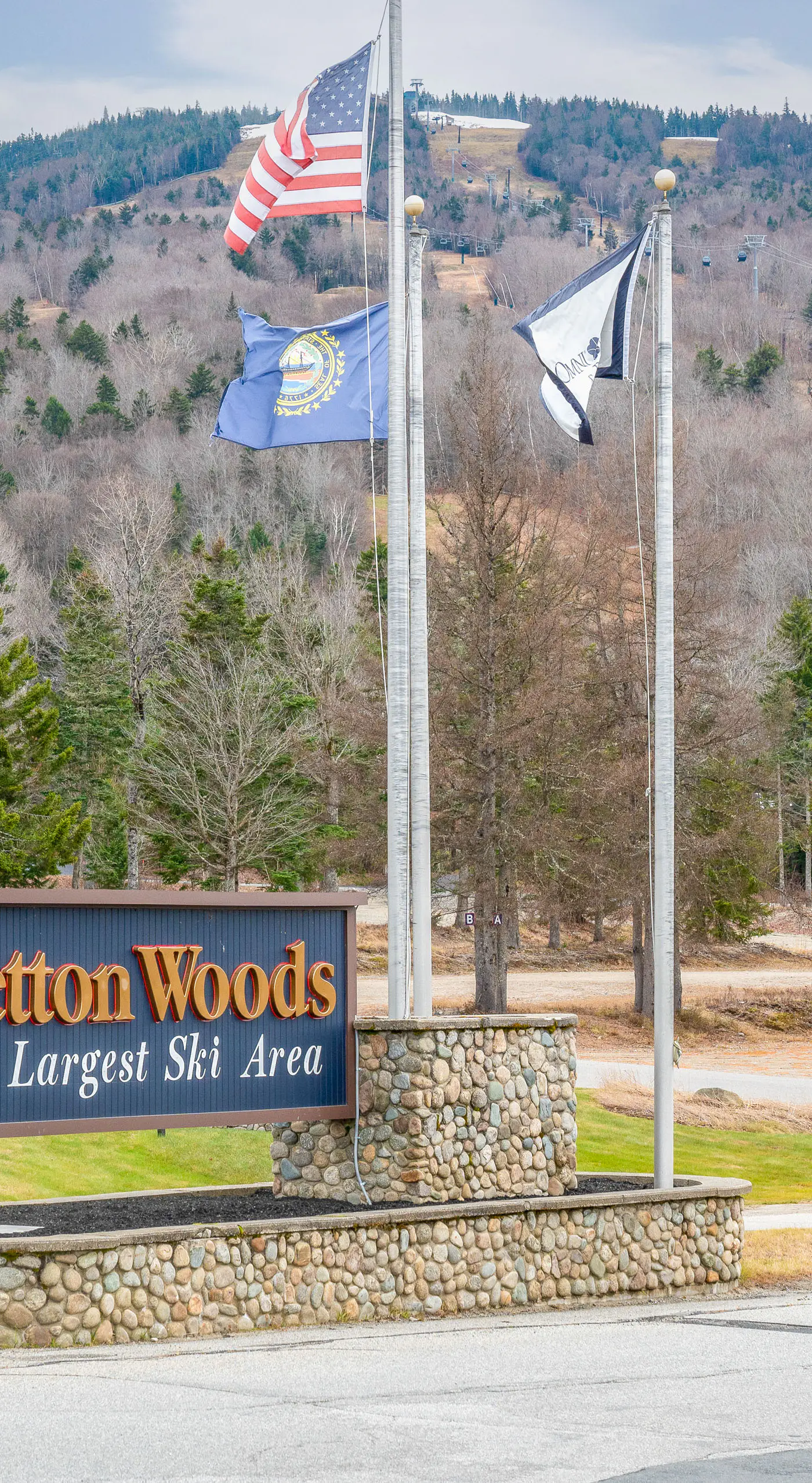 Cozy Bretton Woods Ski-In/Ski-Out Condo w/ Deck!