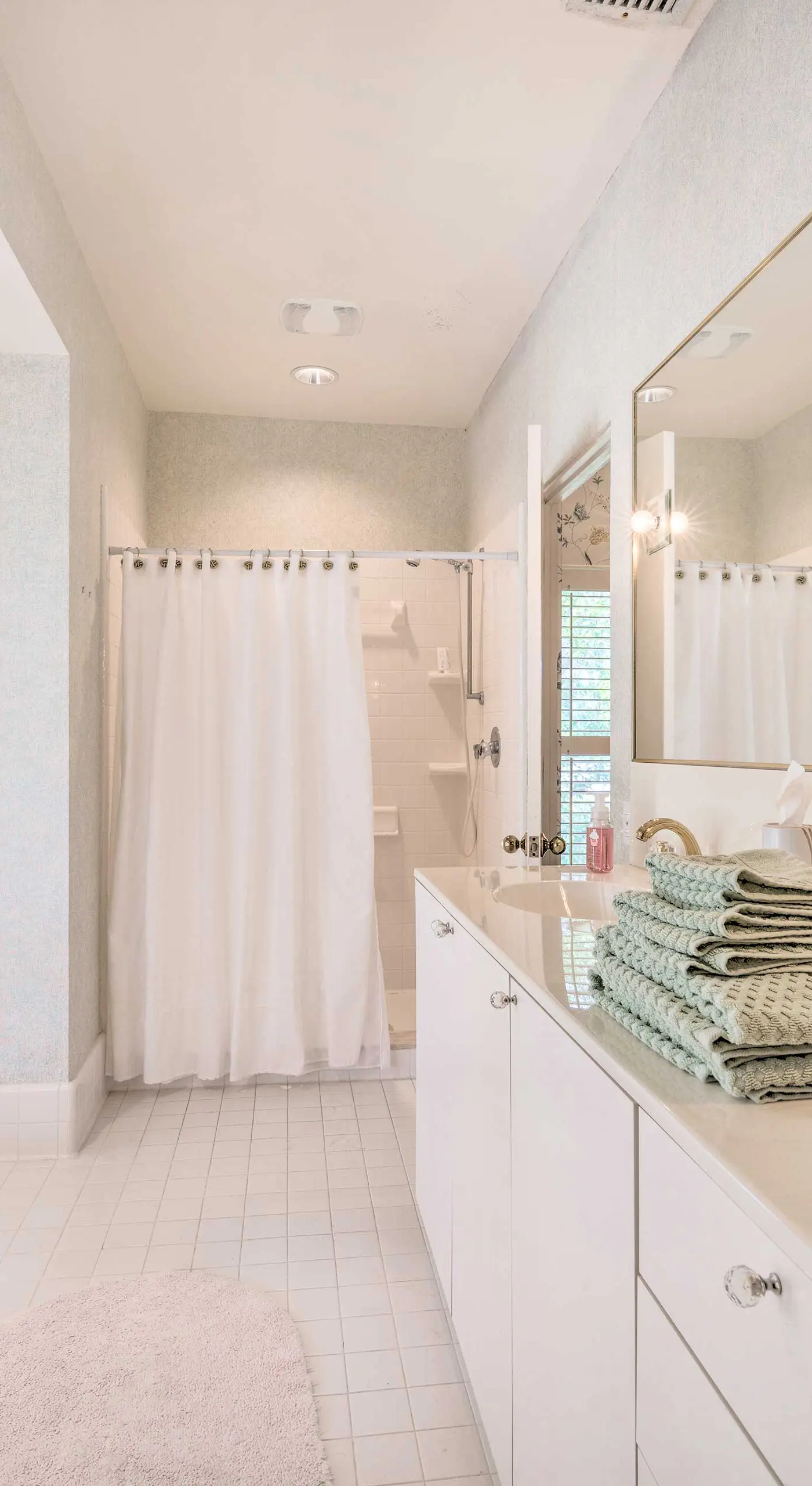 Lanai & Pool: Elegant Villa in Winter Haven!