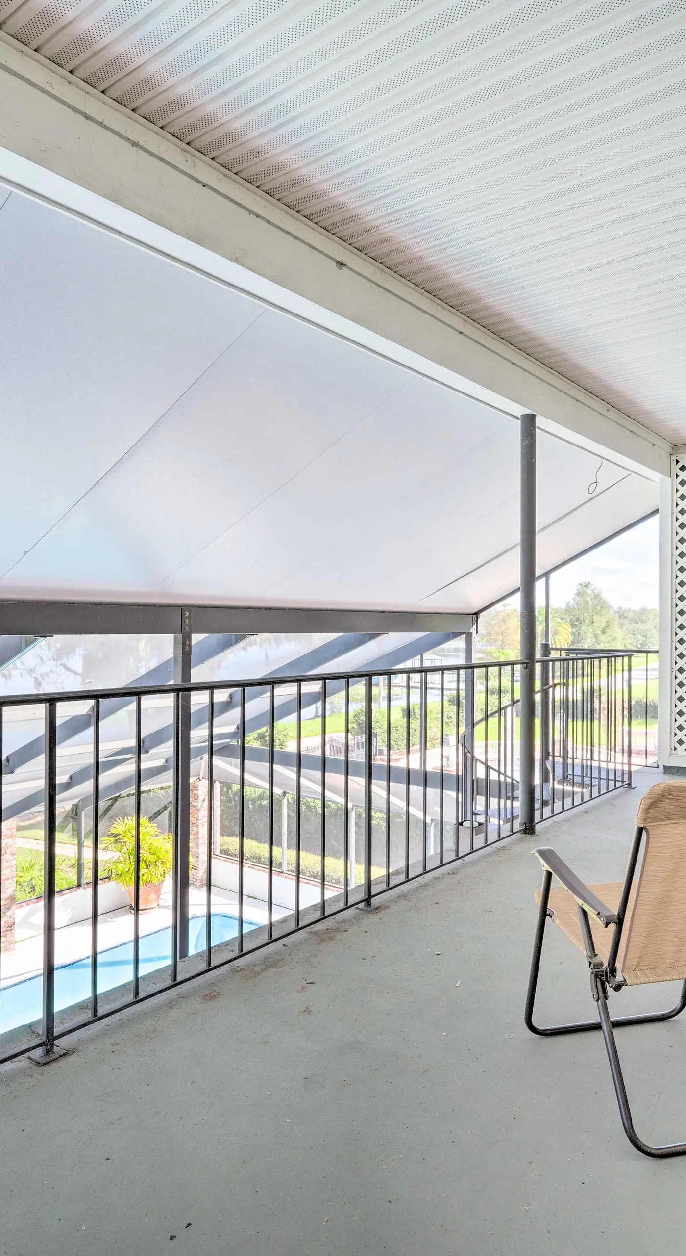 Lanai & Pool: Elegant Villa in Winter Haven!