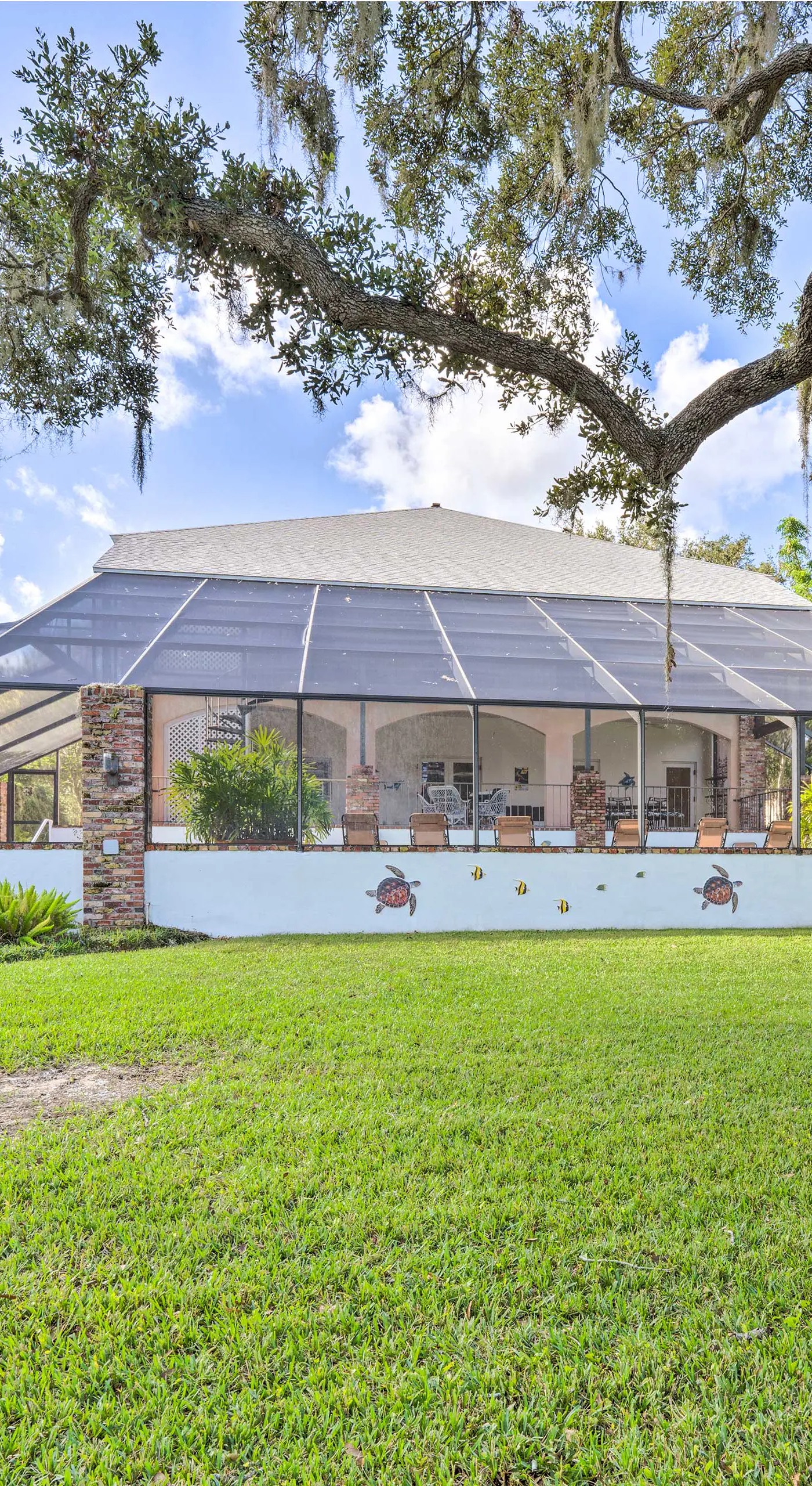 Lanai & Pool: Elegant Villa in Winter Haven!