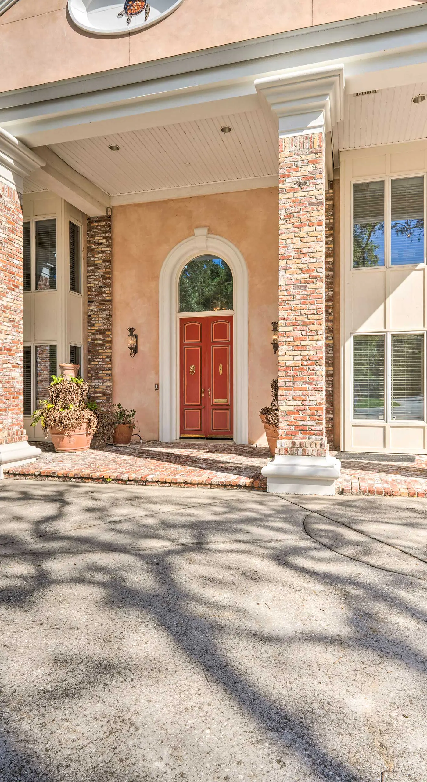 Lanai & Pool: Elegant Villa in Winter Haven!