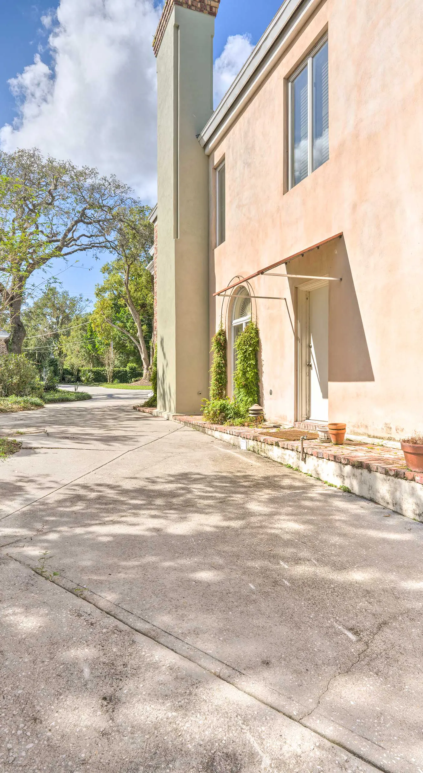Lanai & Pool: Elegant Villa in Winter Haven!