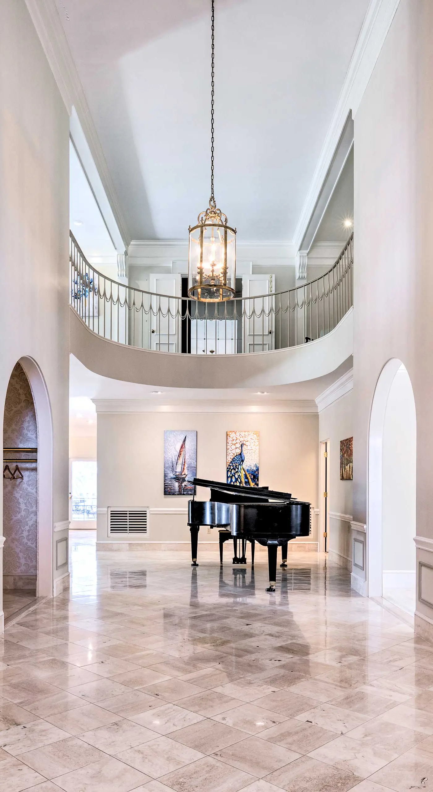 Lanai & Pool: Elegant Villa in Winter Haven!