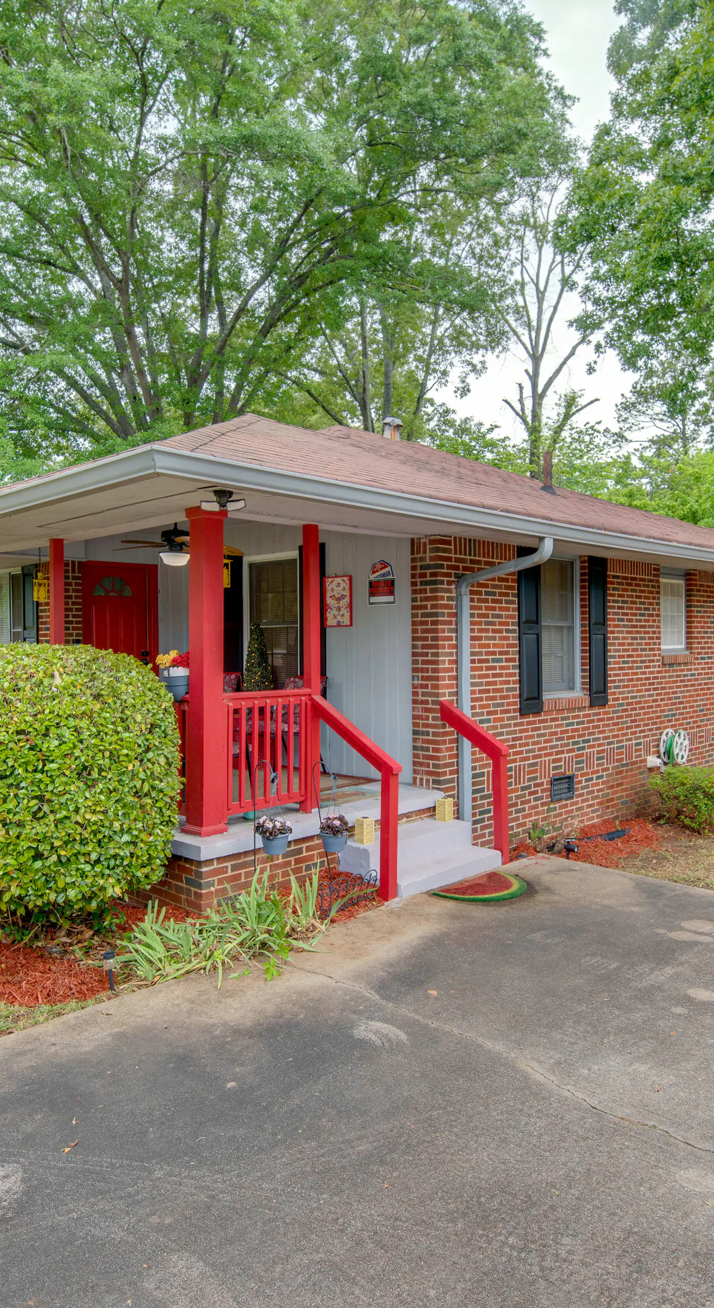 Peaceful Porch, Yard! Riverdale Home Near Dtwn ATL