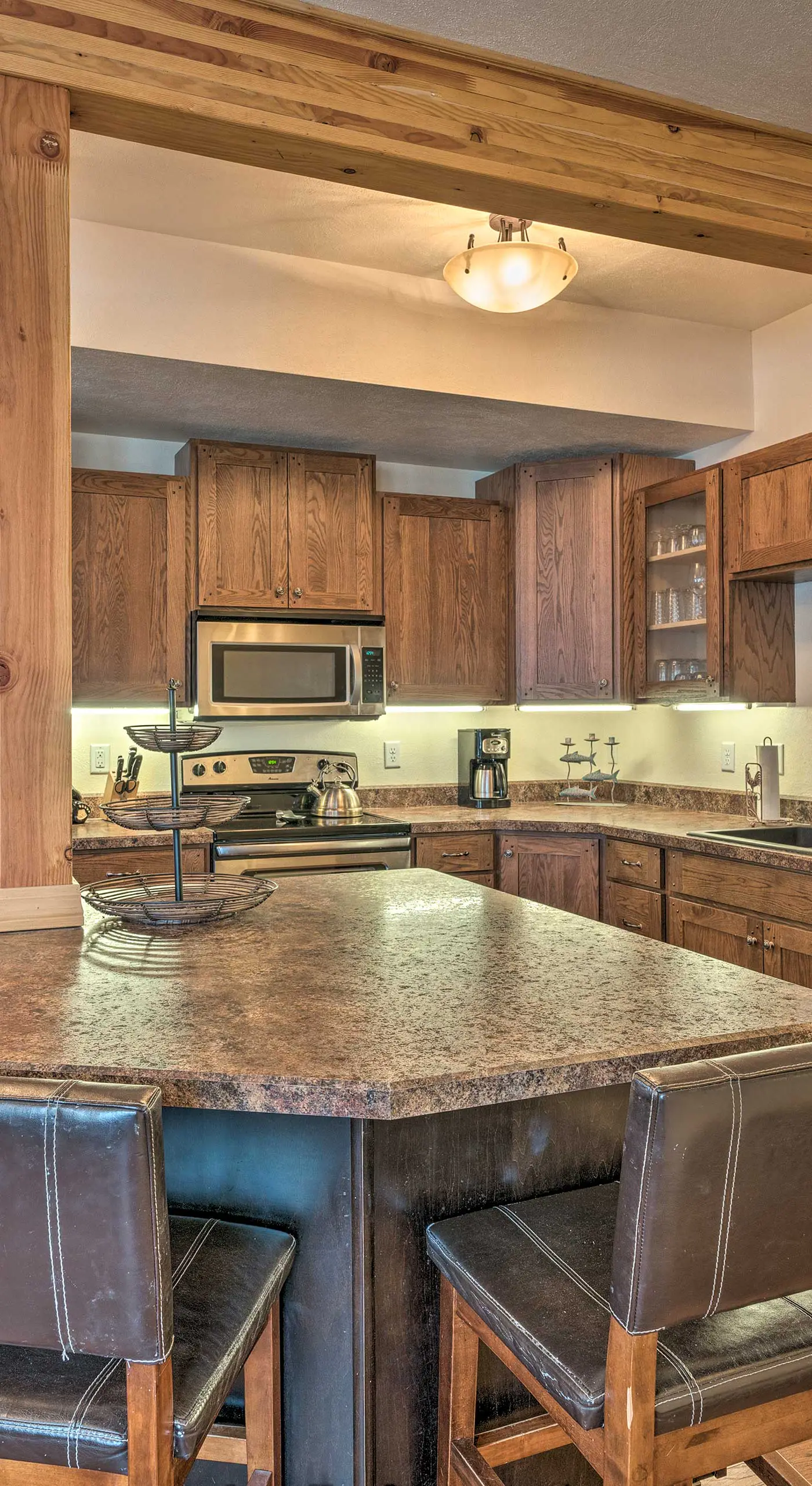 Updated Townhome w/ Hot Tub - Walk to Downtown!