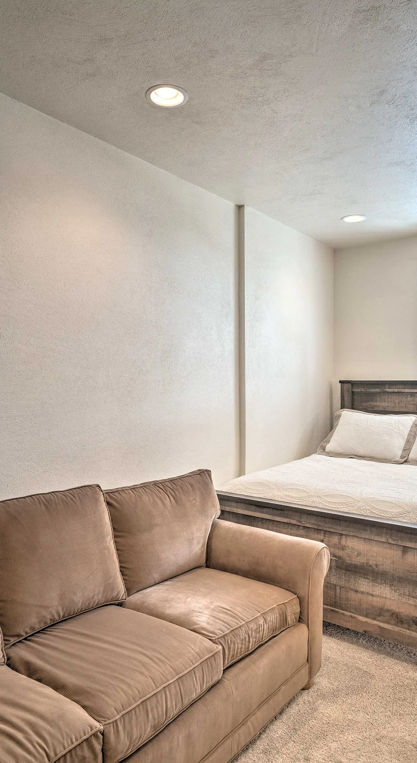 Updated Townhome w/ Hot Tub - Walk to Downtown!