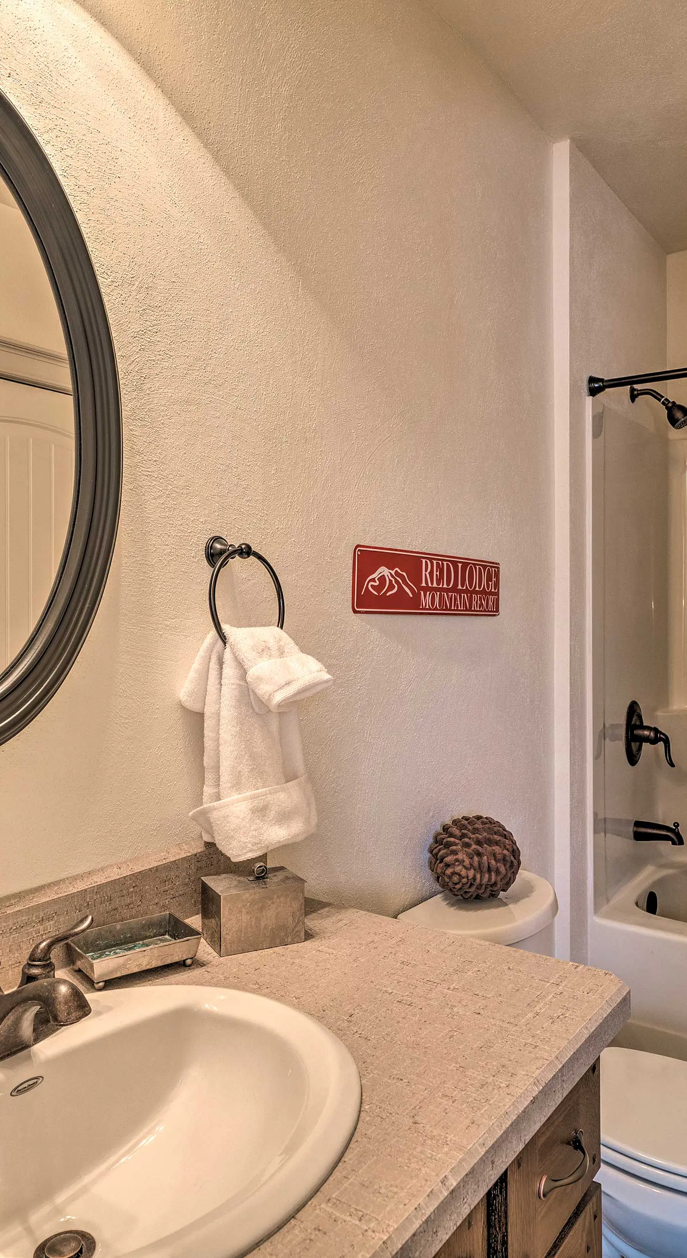 Updated Townhome w/ Hot Tub - Walk to Downtown!