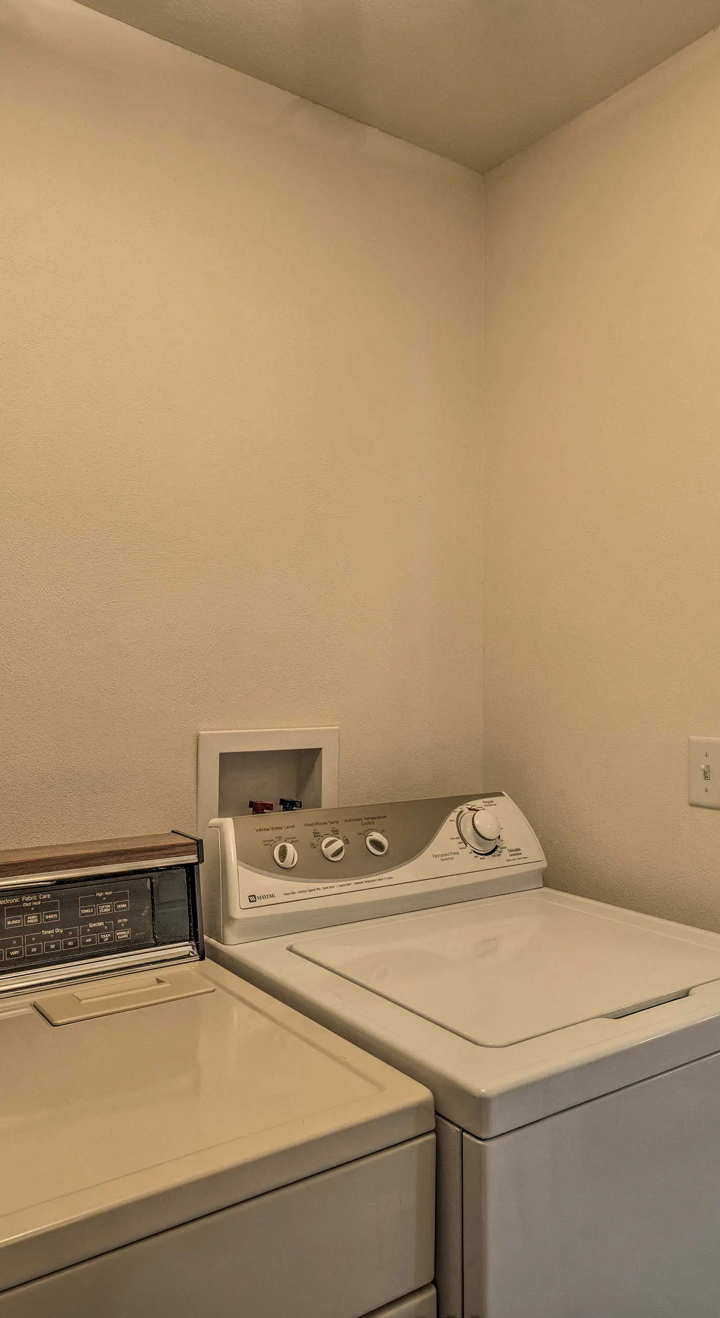 Updated Townhome w/ Hot Tub - Walk to Downtown!