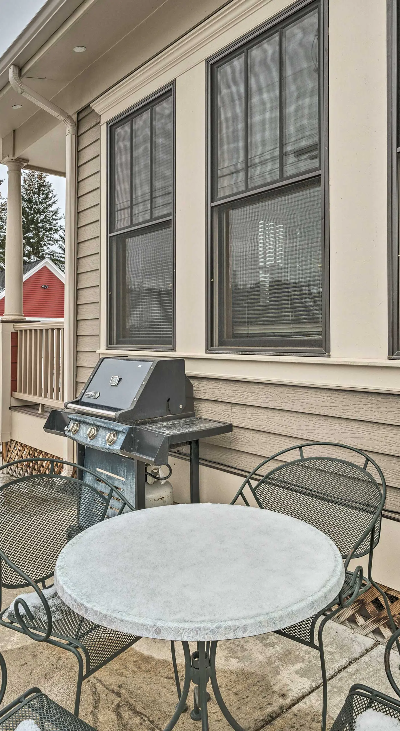 Updated Townhome w/ Hot Tub - Walk to Downtown!