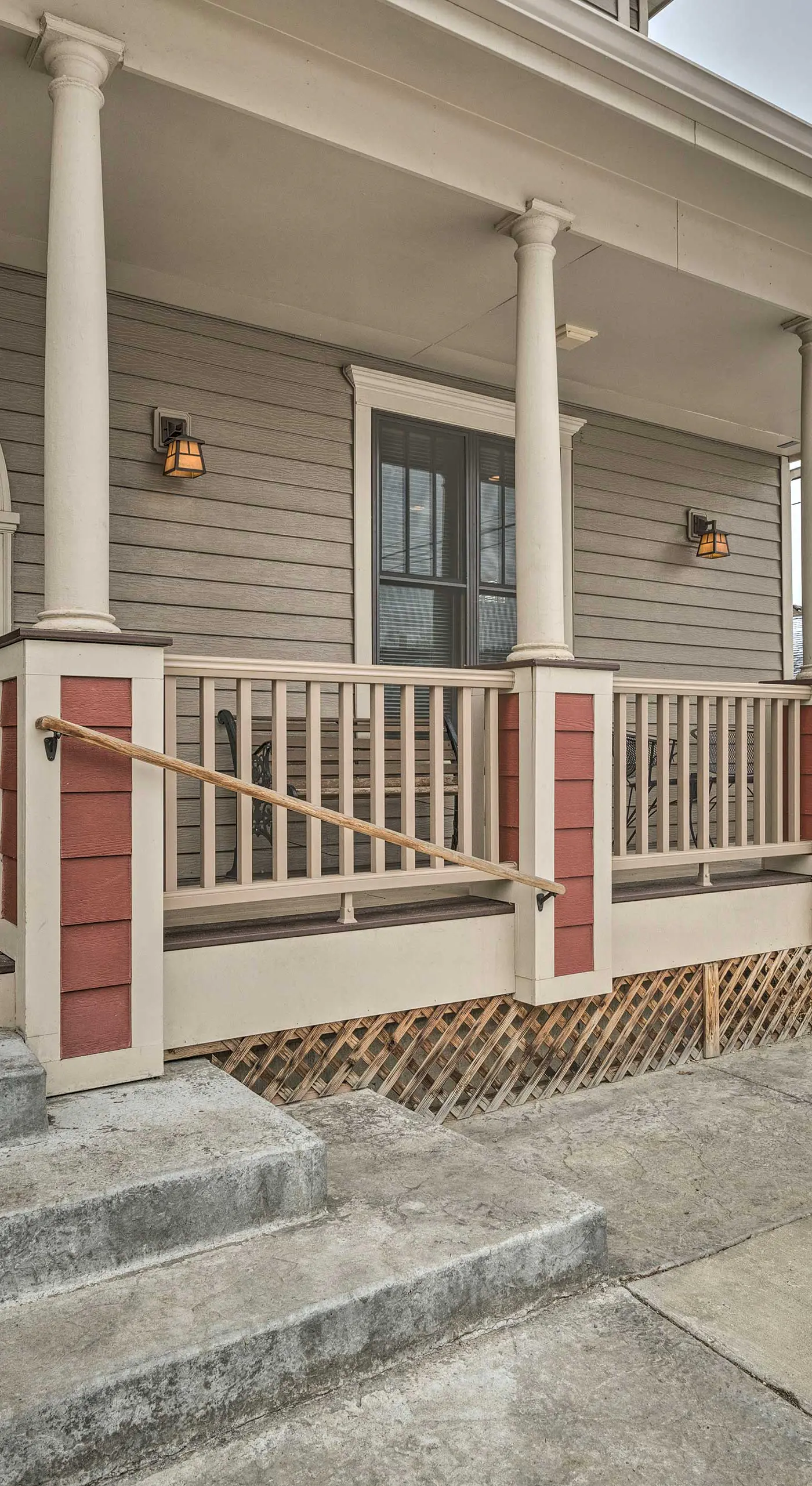 Updated Townhome w/ Hot Tub - Walk to Downtown!