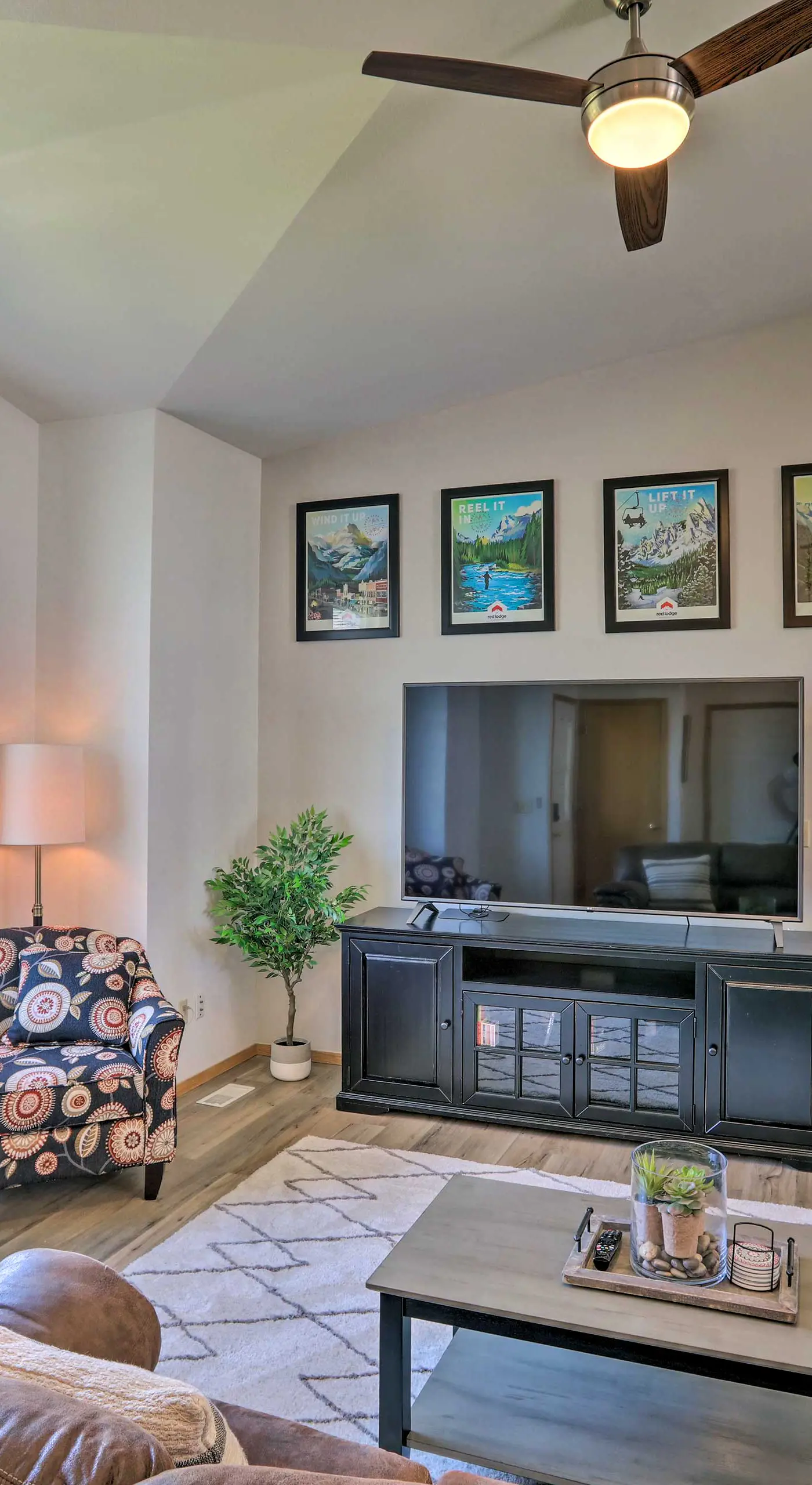 Red Lodge Townhome w/ Hot Tub & Mountain Views!