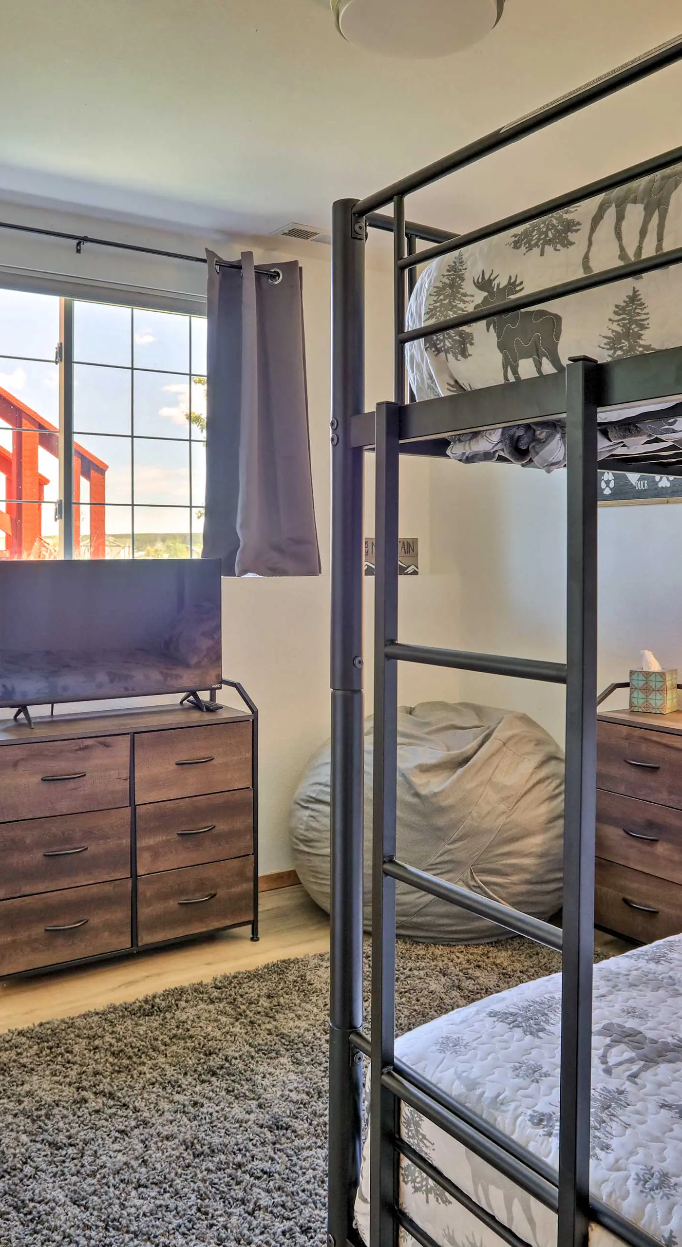 Red Lodge Townhome w/ Hot Tub & Mountain Views!