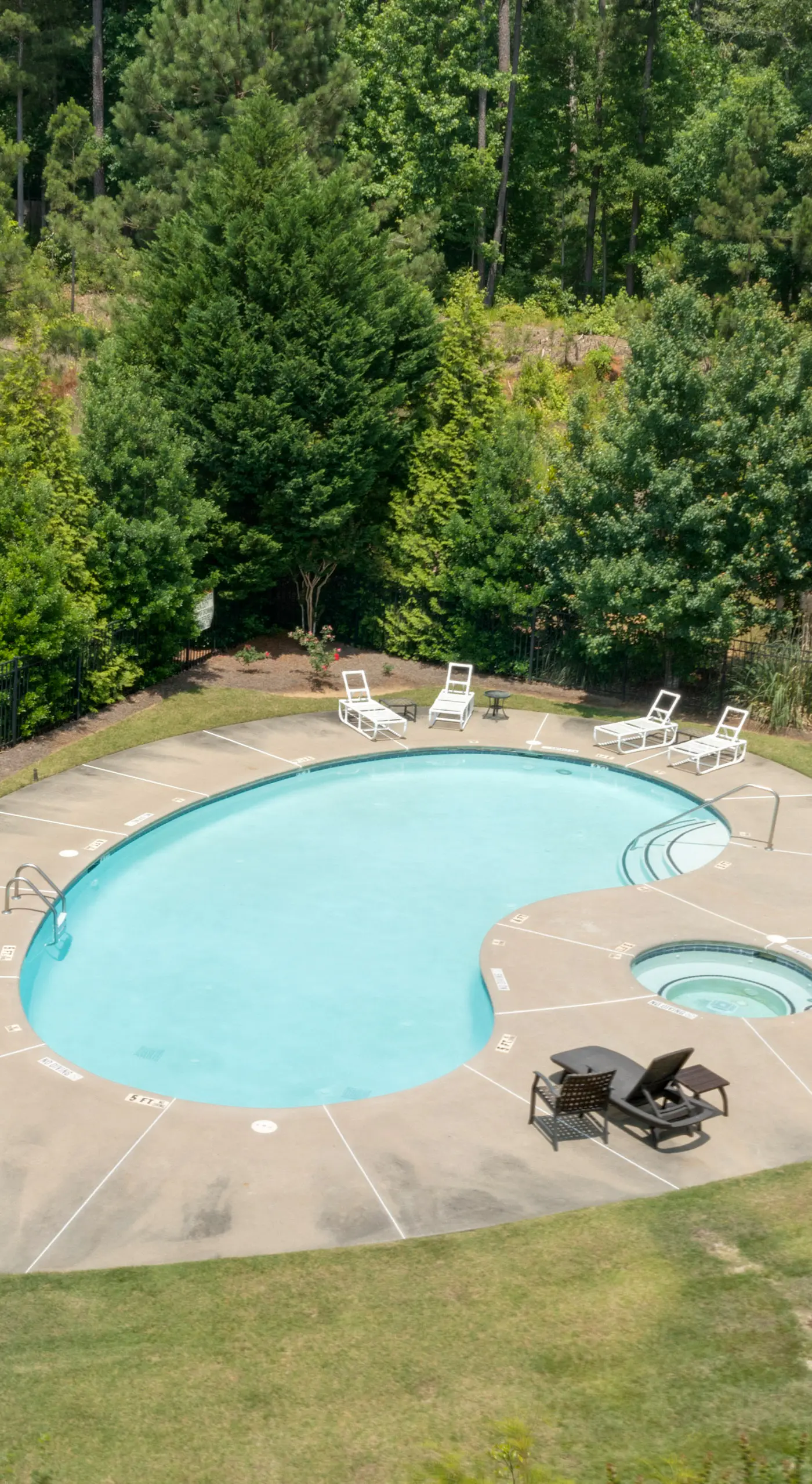 Lake Oconee Abode w/ Patio, Grill & Fire Pit Table