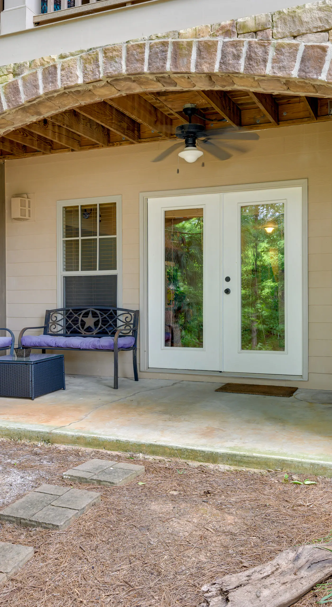 Lake Oconee Abode w/ Patio, Grill & Fire Pit Table