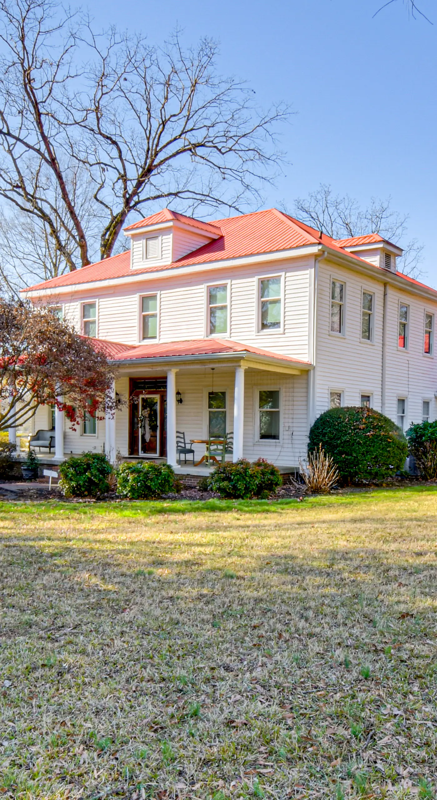 Historic Farmhouse: Memorable Moments Near Clemson