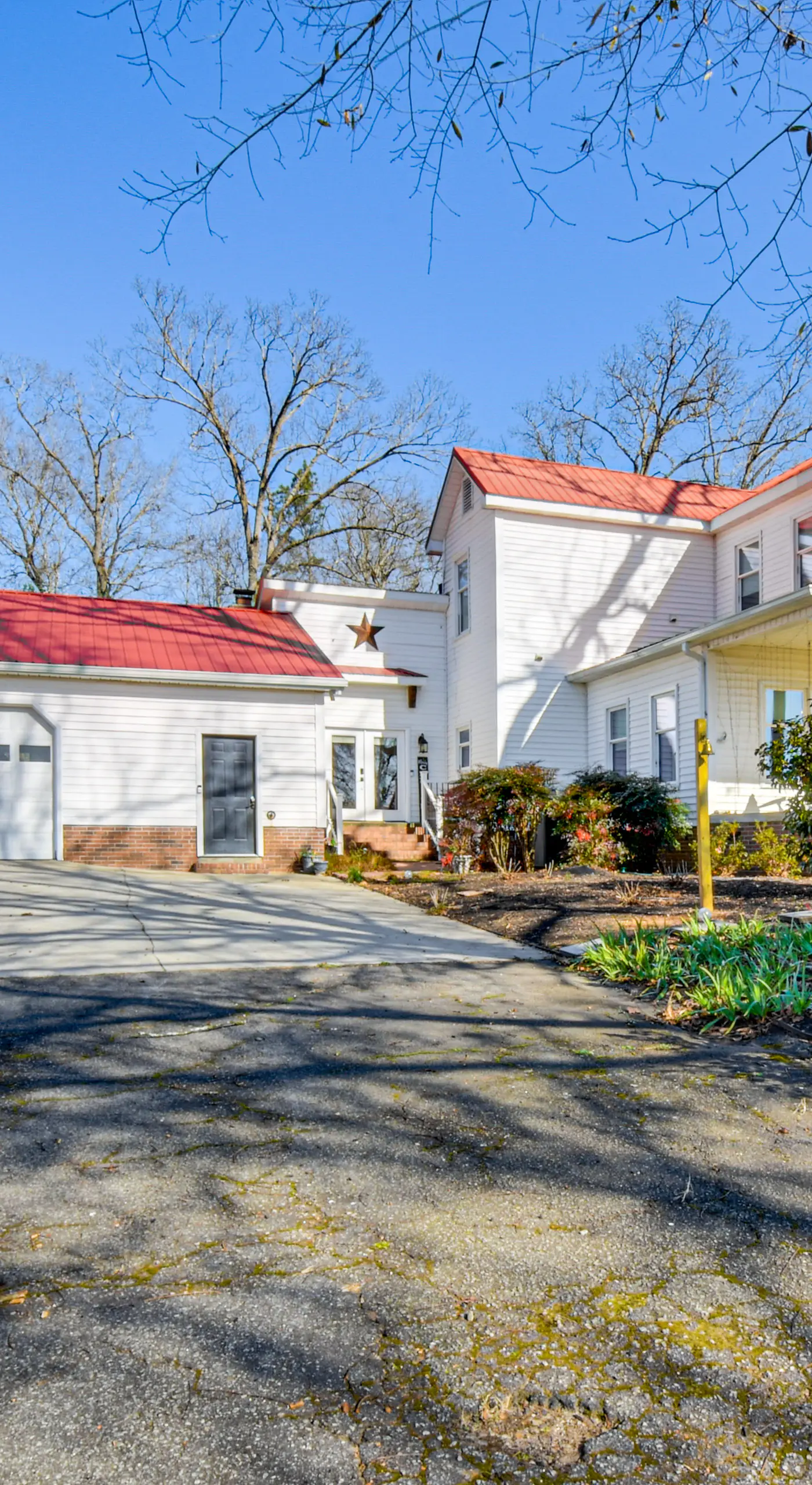 Historic Farmhouse: Memorable Moments Near Clemson