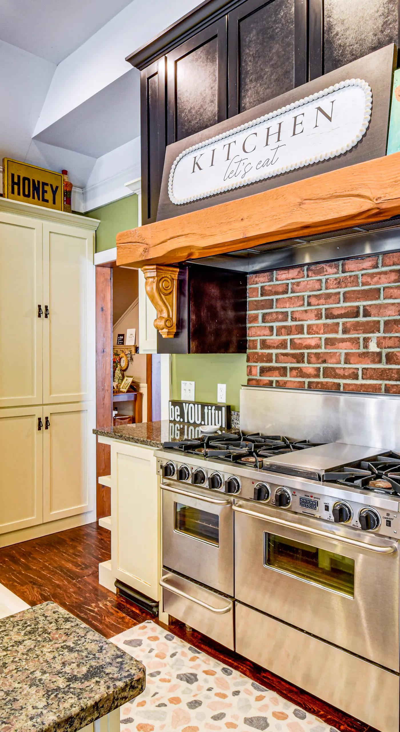 Historic Farmhouse: Memorable Moments Near Clemson