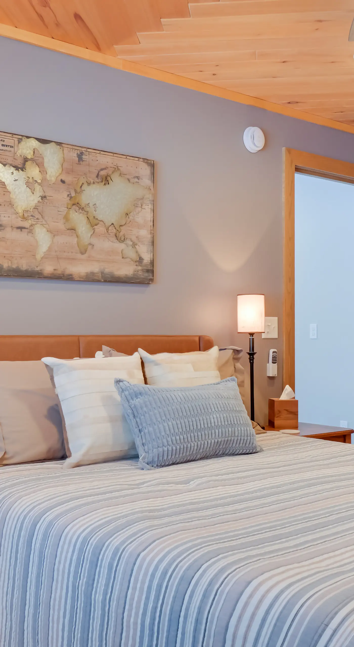 Lakeside Retreat in Hayward: Pet Friendly!