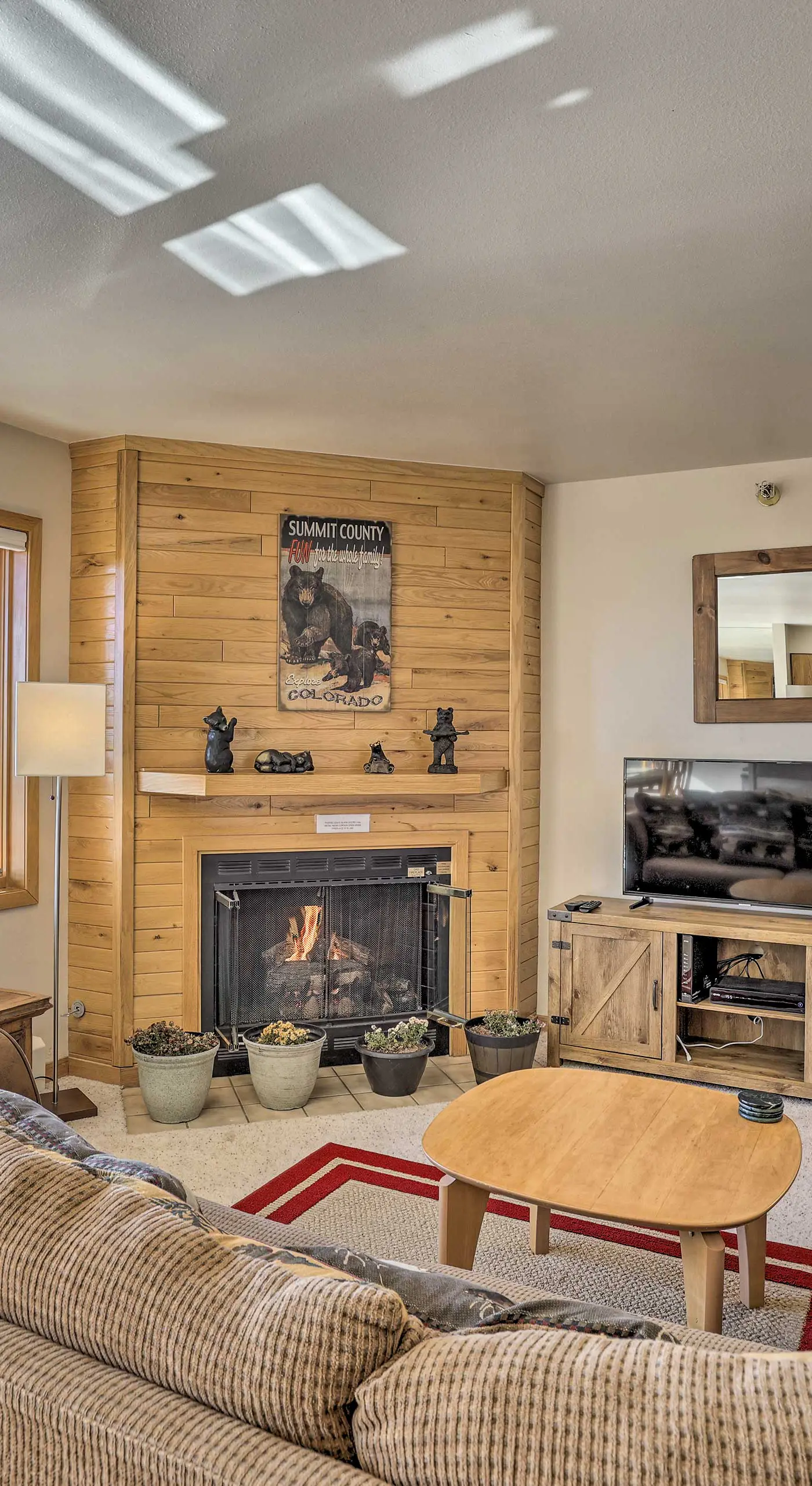 Condo w/ Views & Hot Tub Access in Silverthorne!
