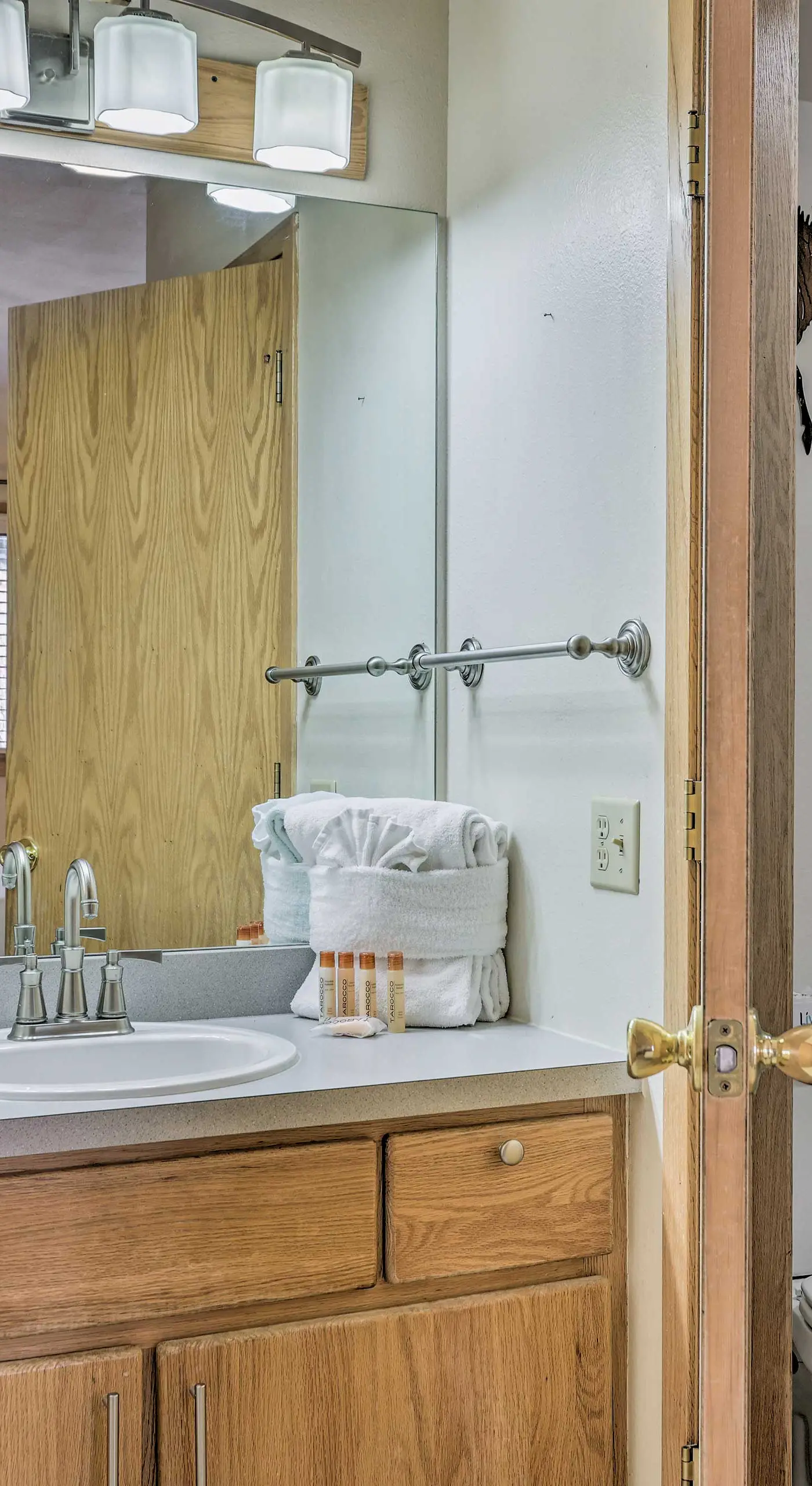Condo w/ Views & Hot Tub Access in Silverthorne!