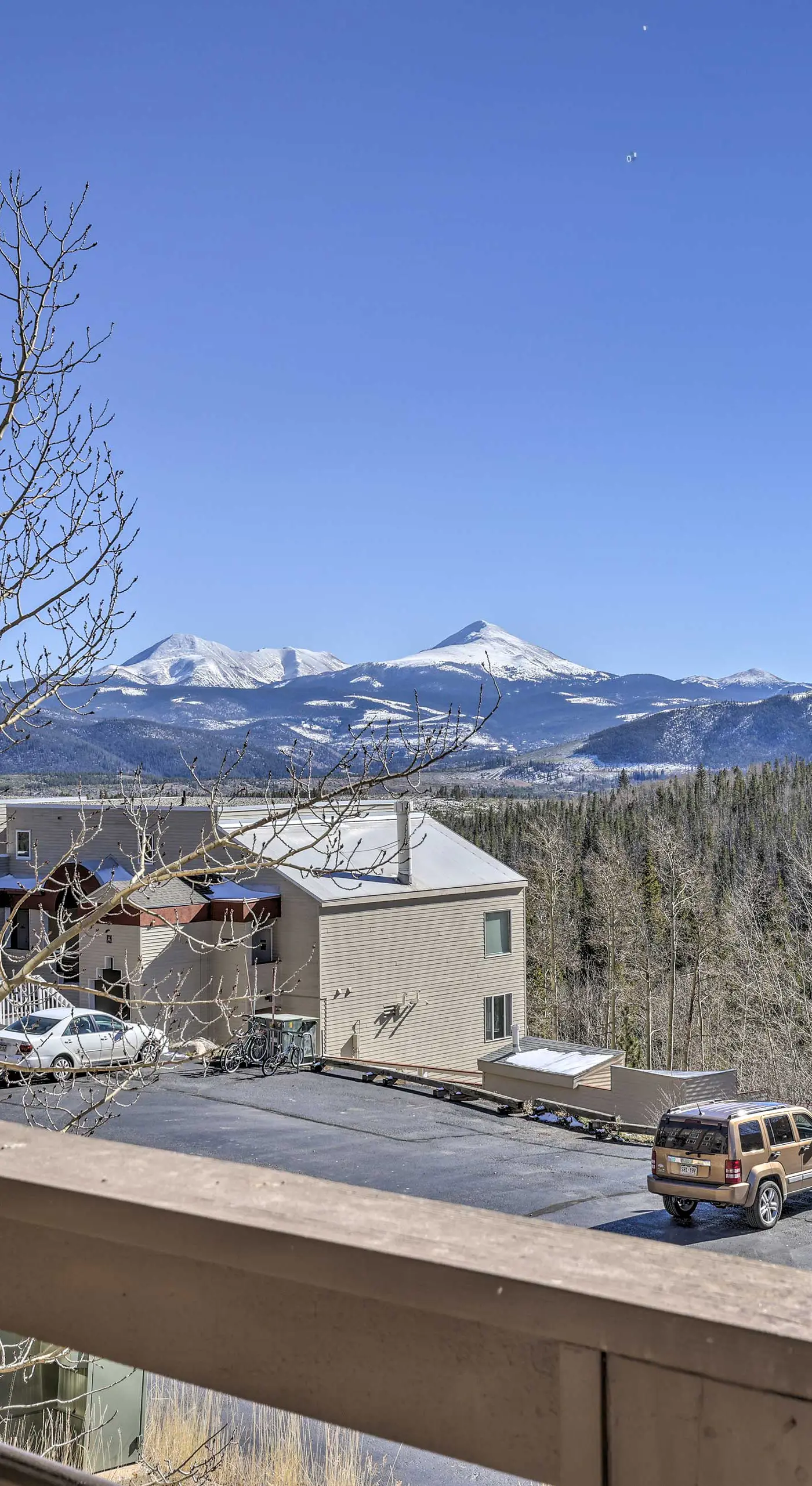 Condo w/ Views & Hot Tub Access in Silverthorne!