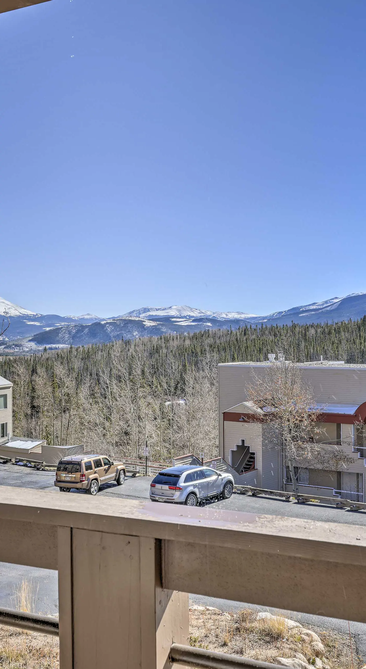 Condo w/ Views & Hot Tub Access in Silverthorne!