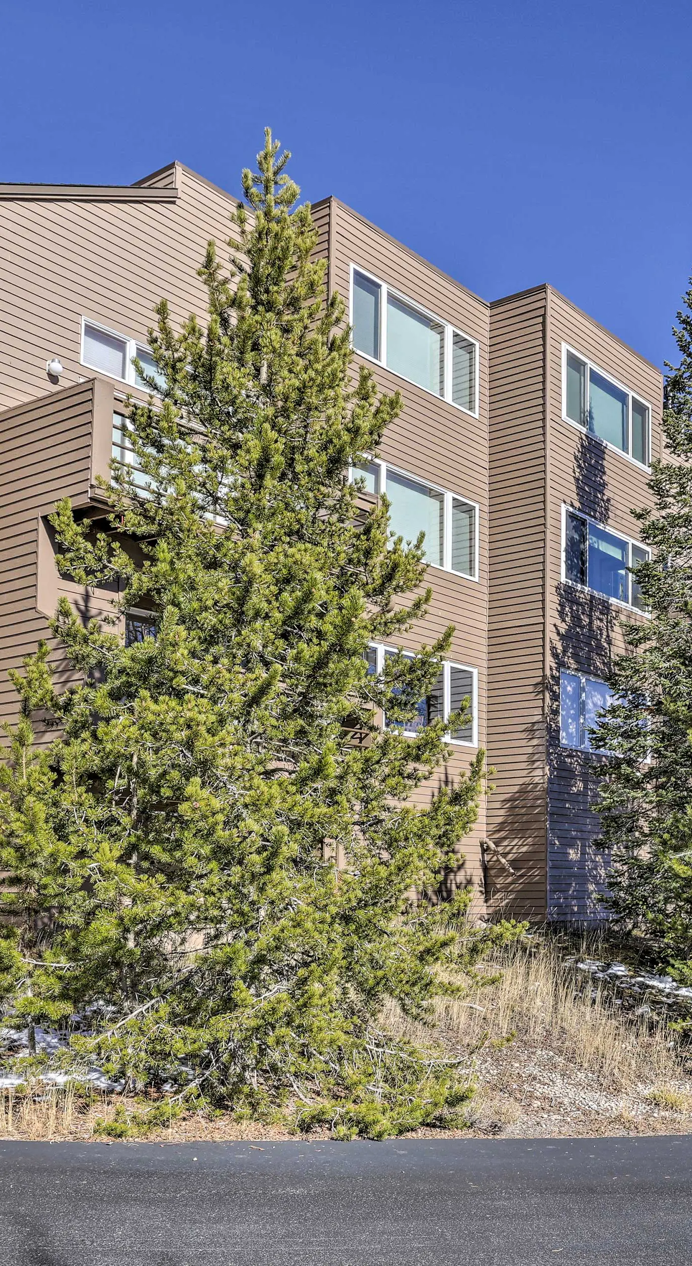 Condo w/ Views & Hot Tub Access in Silverthorne!