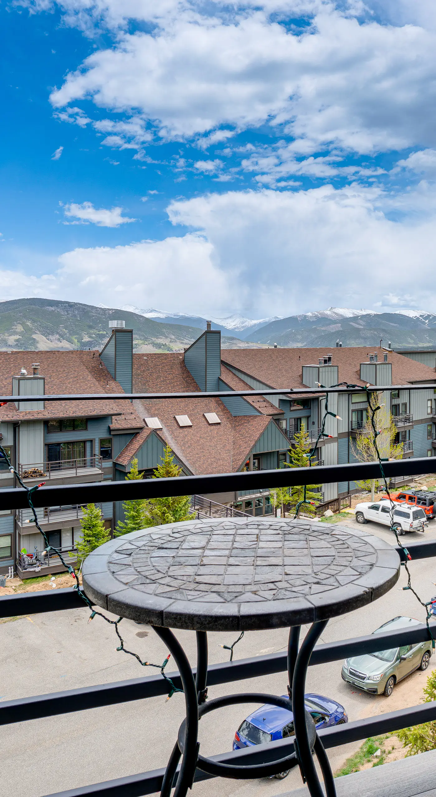 Cozy Condo w/ Balcony & Mtn View in Silverthorne!