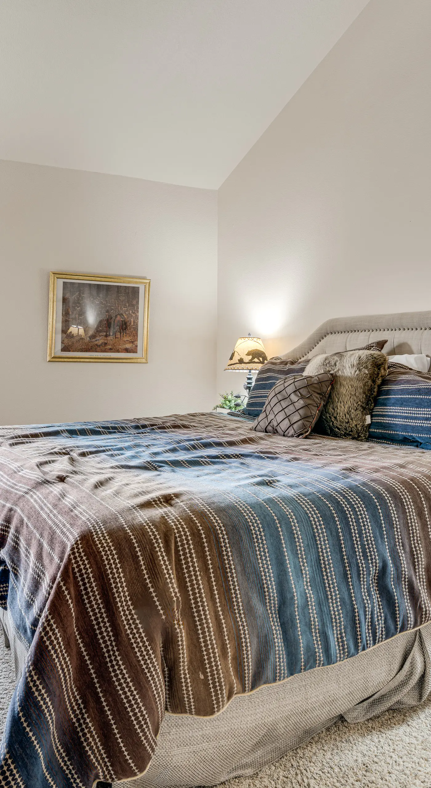 Cozy Condo w/ Balcony & Mtn View in Silverthorne!
