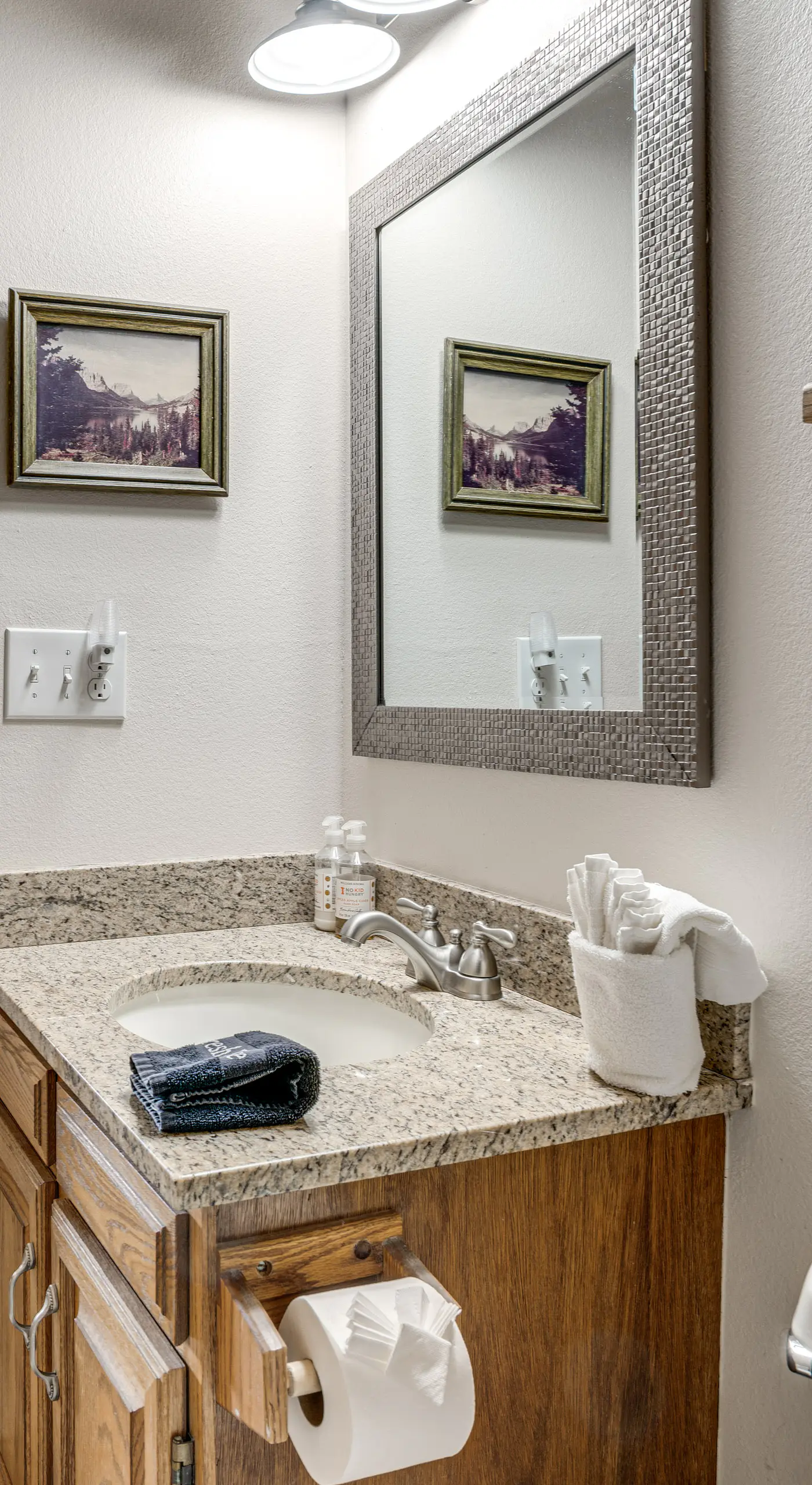 Cozy Condo w/ Balcony & Mtn View in Silverthorne!