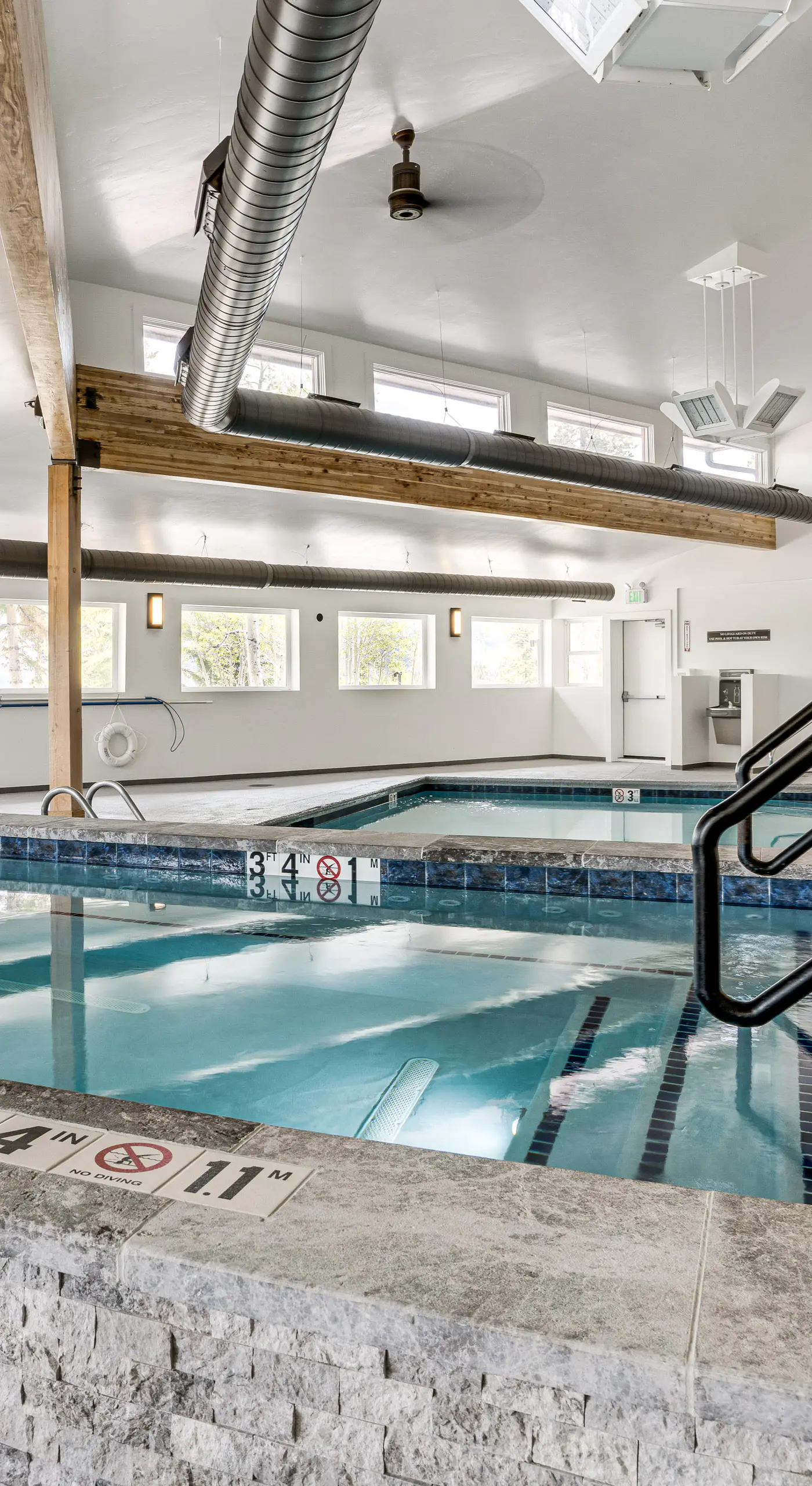 Cozy Condo w/ Balcony & Mtn View in Silverthorne!