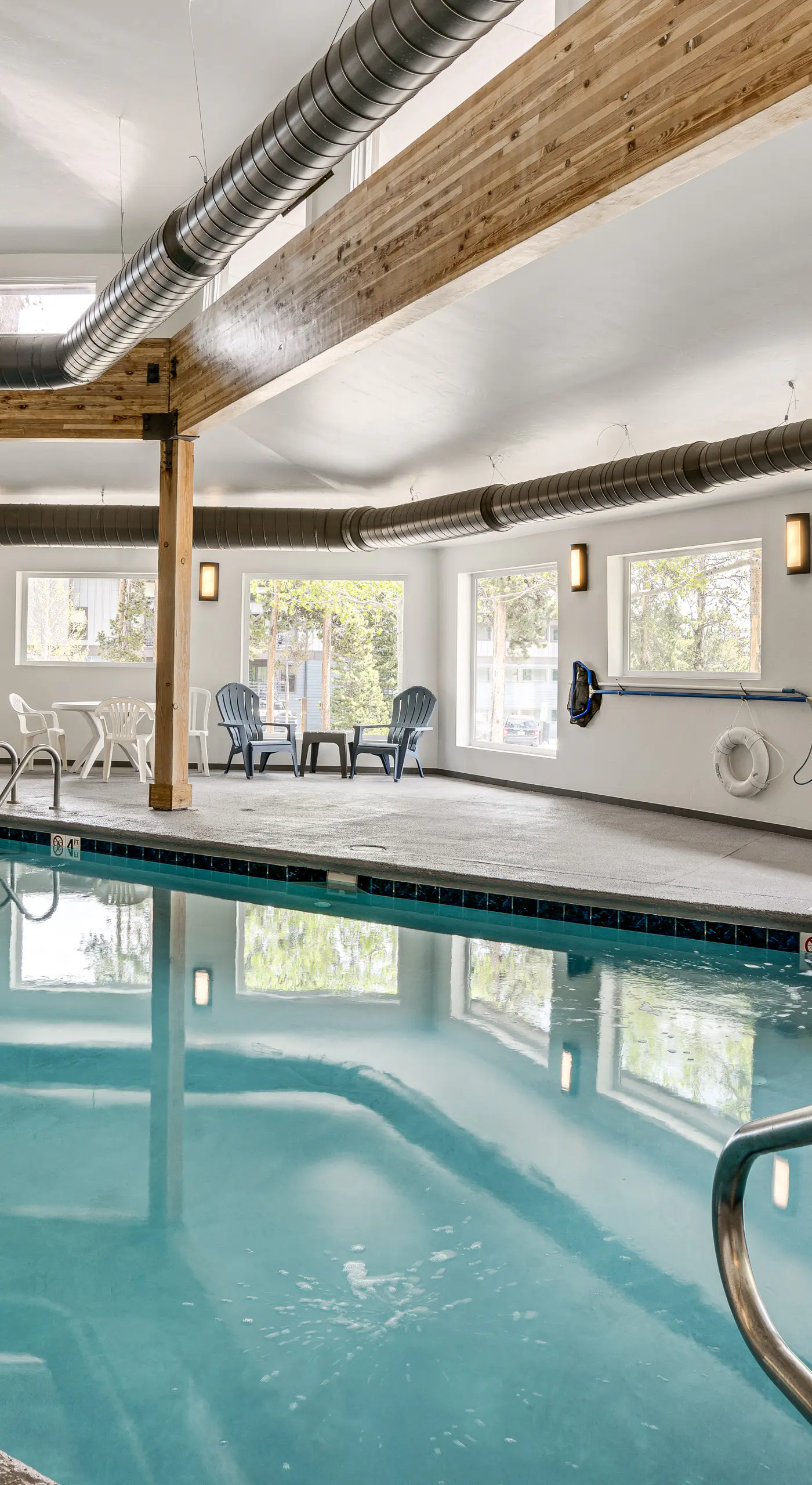 Cozy Condo w/ Balcony & Mtn View in Silverthorne!