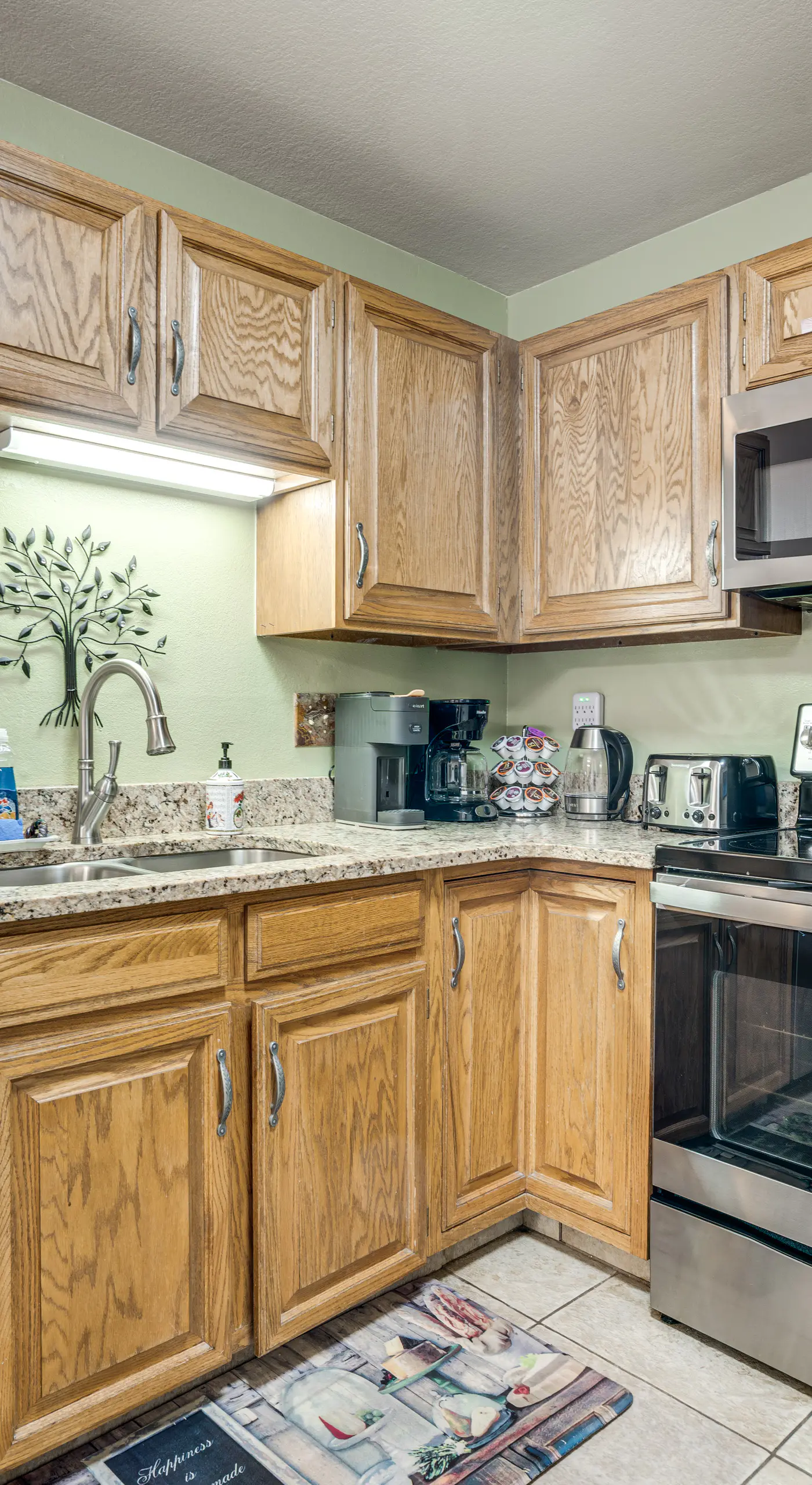 Cozy Condo w/ Balcony & Mtn View in Silverthorne!