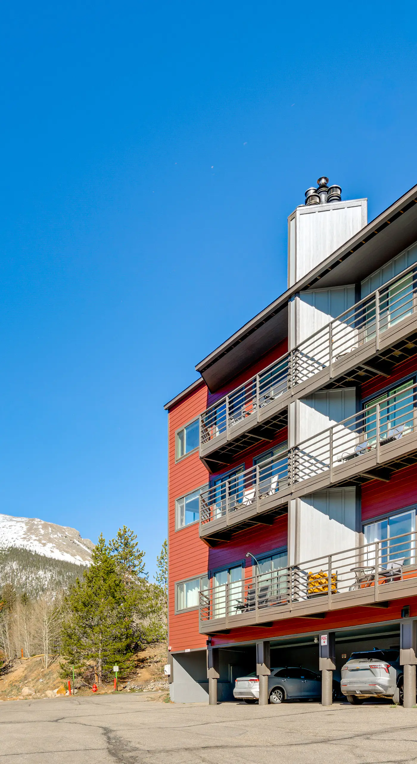 Pool, Hot Tub & Ski Shuttle! Extended Mtn Escape